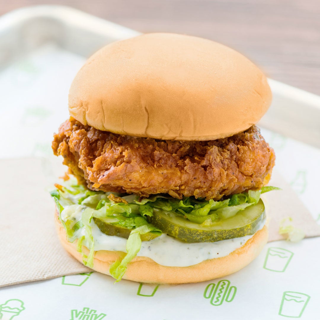 衣はサクサク、肉厚なチキンシャック