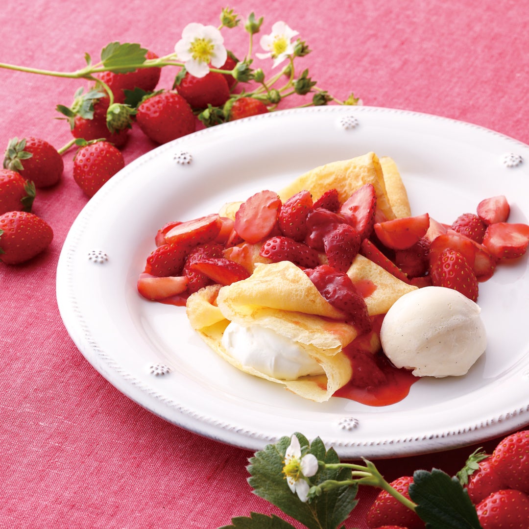 苺のクレープ バニラアイス添え