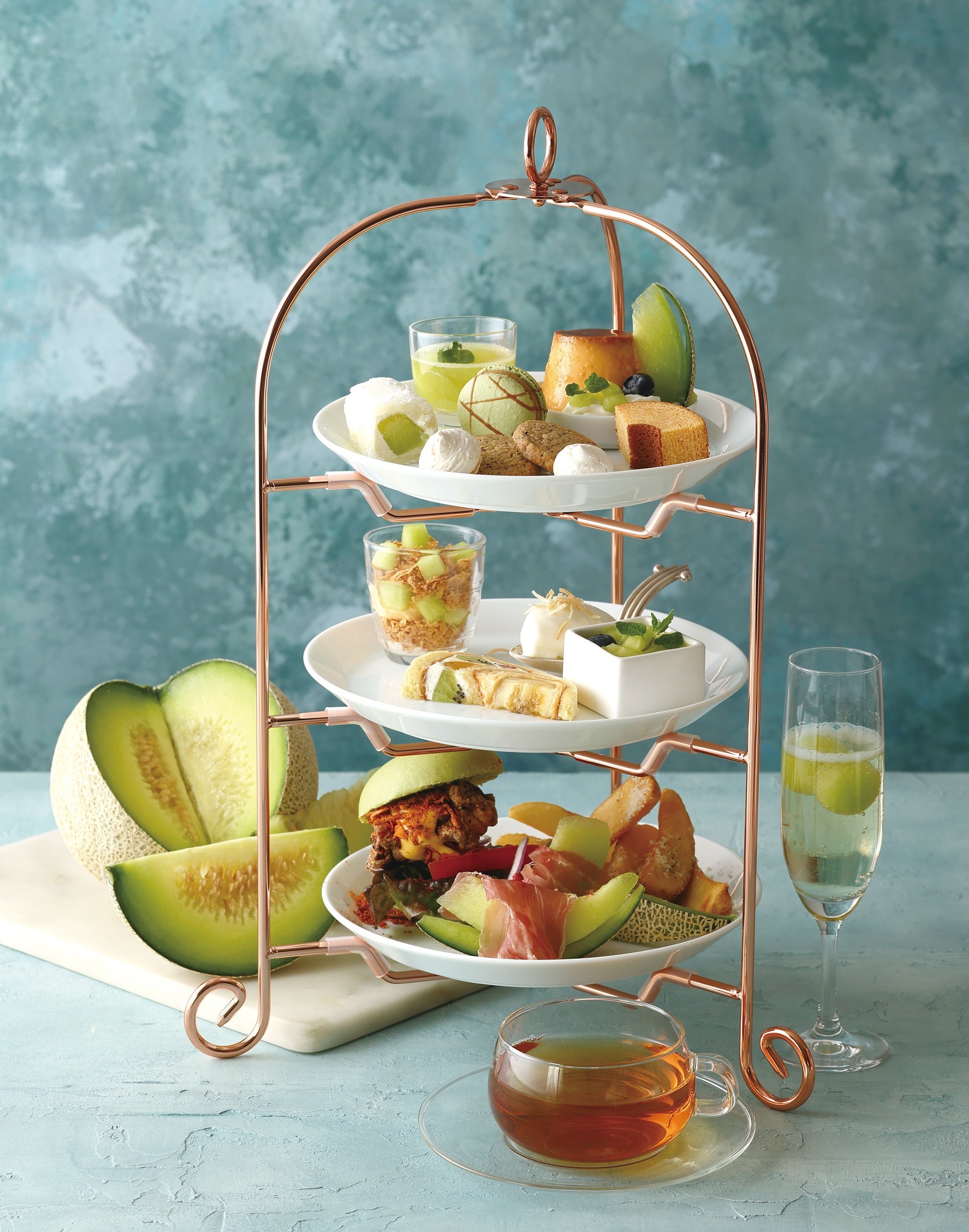 KIHACHI】人気のアフタヌーンティーに、旬の “メロンスぺシャル” が新