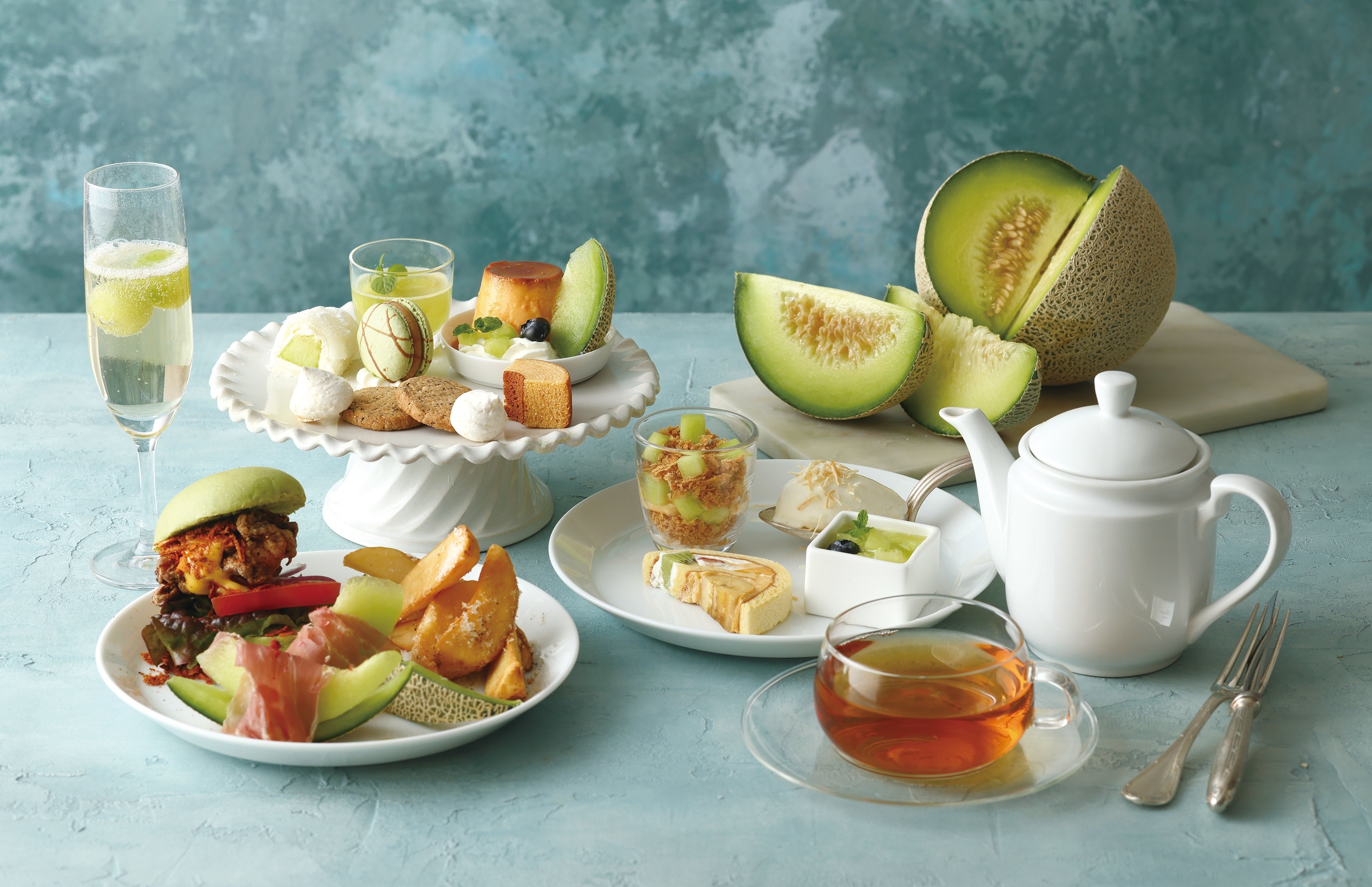 KIHACHI】人気のアフタヌーンティーに、旬の “メロンスぺシャル” が新