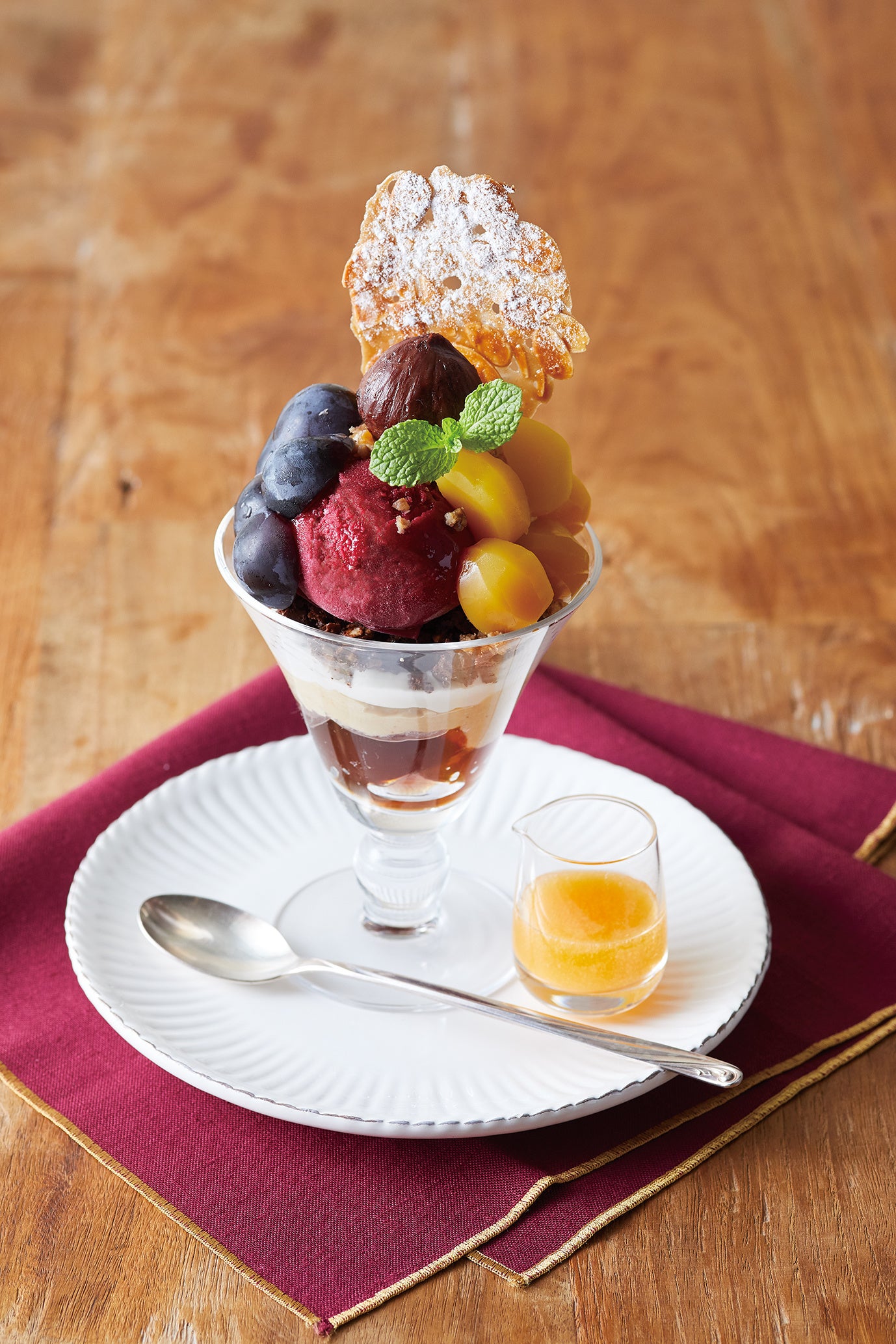 渋皮栗とカシスのスペシャルパフェ