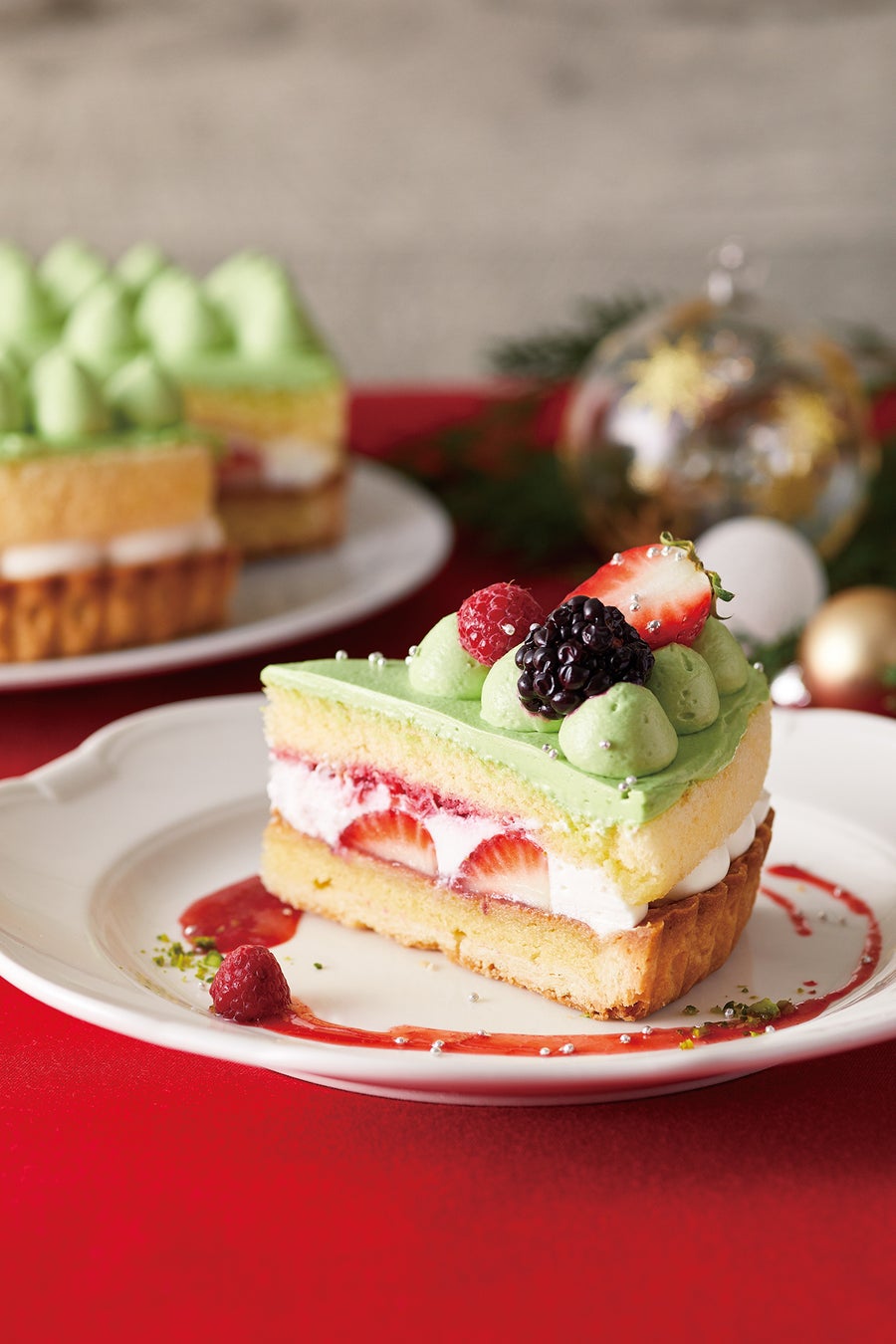 苺とピスタチオのタルトショートケーキ