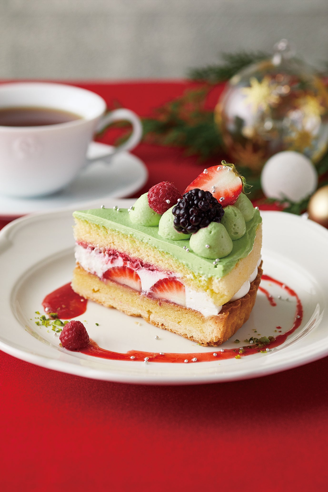 苺とピスタチオのタルトショートケーキ2