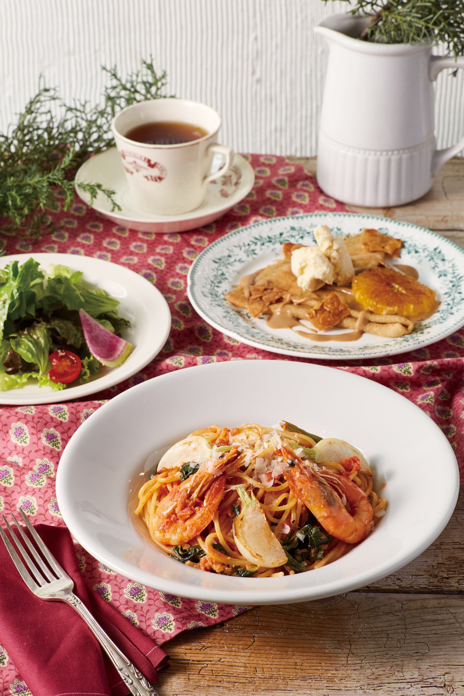 パスタ 海老とかぶ、ほうれん草のトマトクリームソース集合イメージ