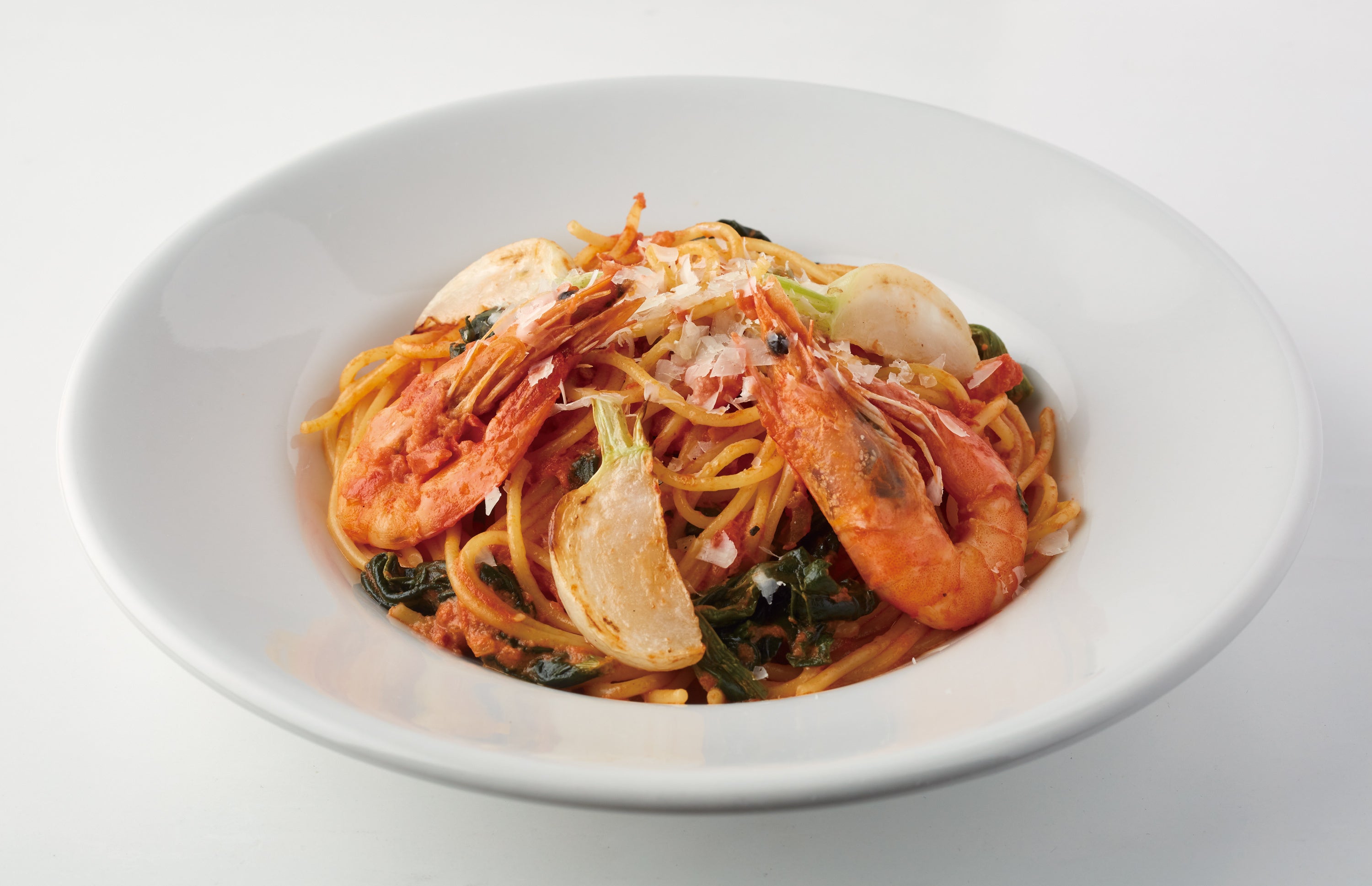 パスタ 海老とかぶ、ほうれん草のトマトクリームソース