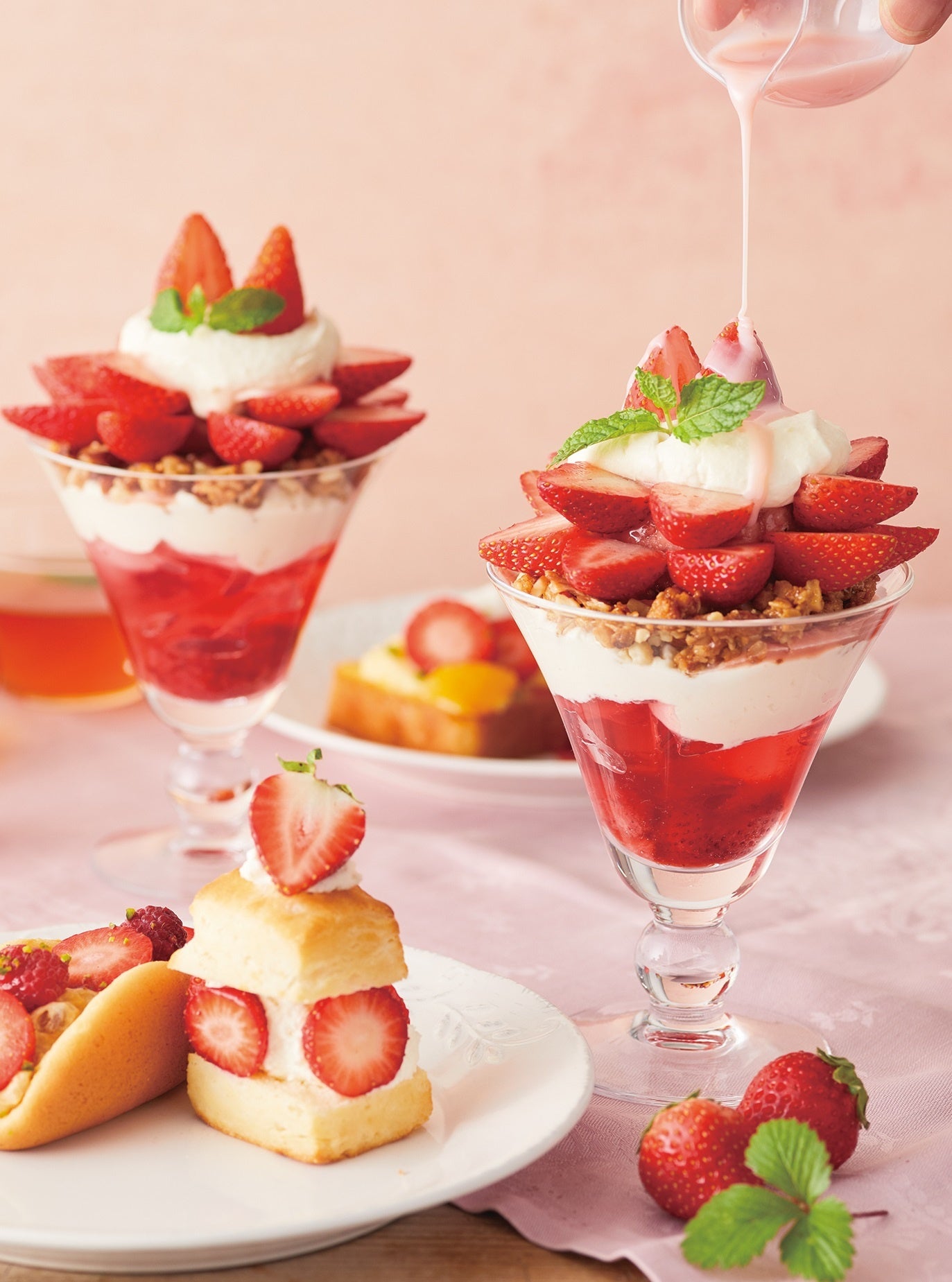 【完全予約制・店舗限定】苺の贅沢ティーコース