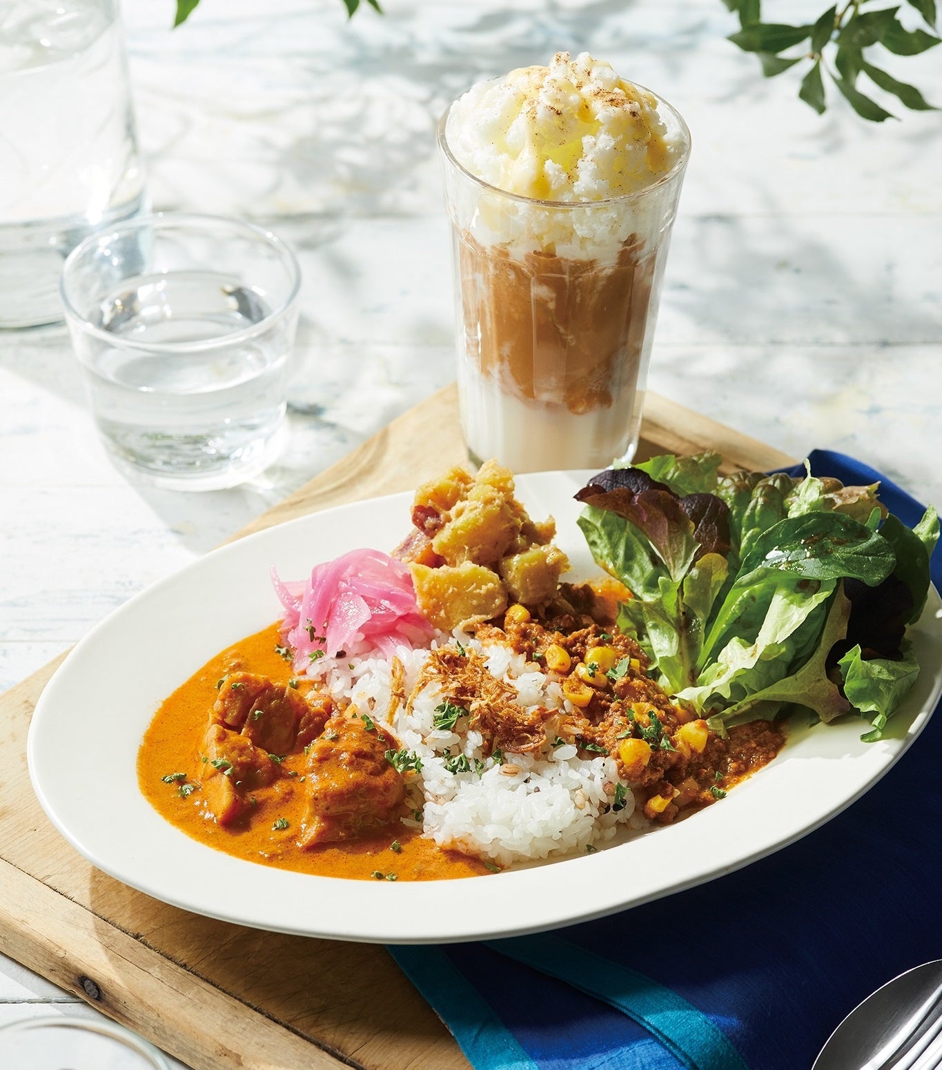 Afternoon Tea】ひと皿で2度おいしい、あいがけカレーが新登場！白桃