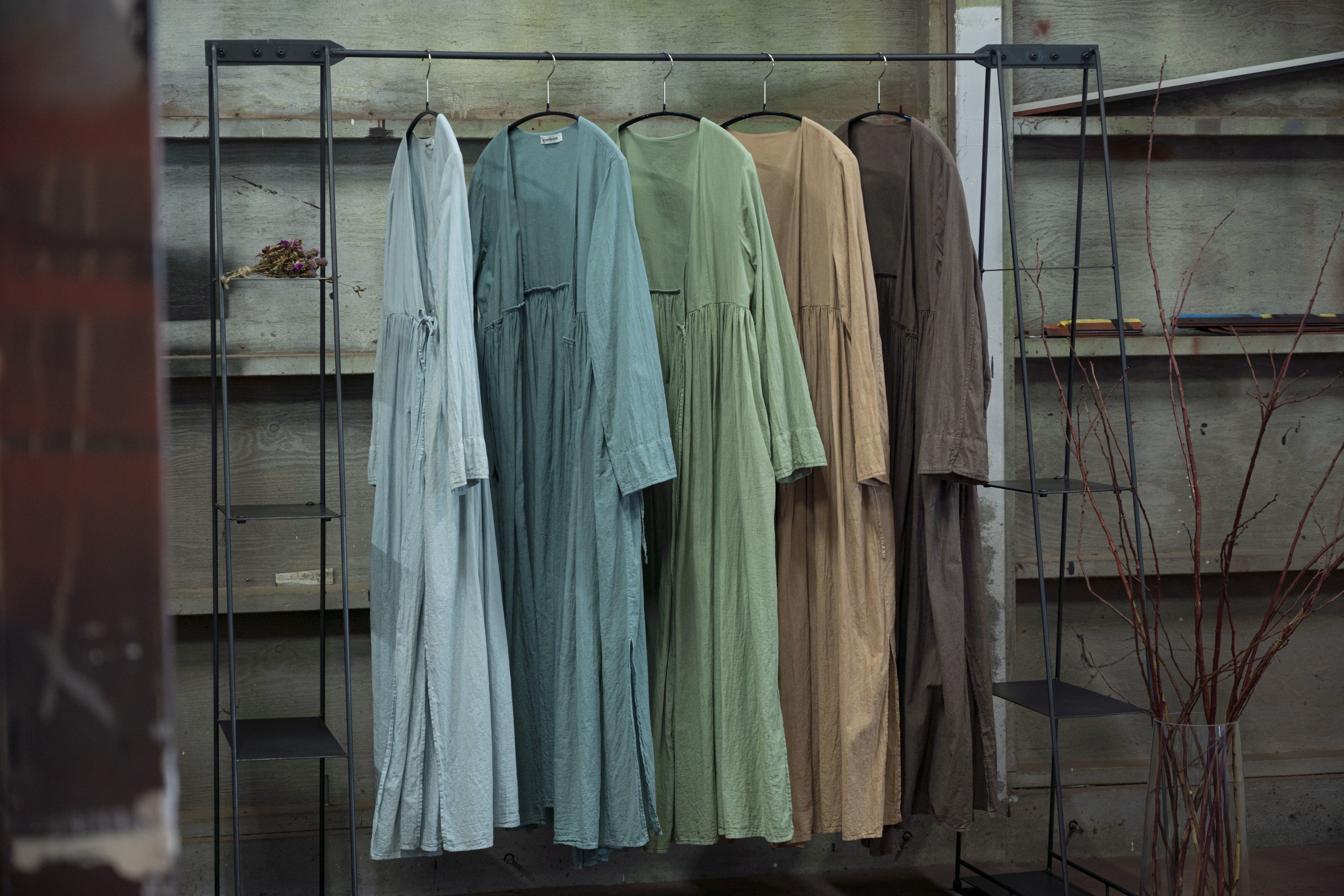 自然の色を染める Amazon.co.jp: 自然の色を染める―家庭でできる植物染 : 吉岡幸雄