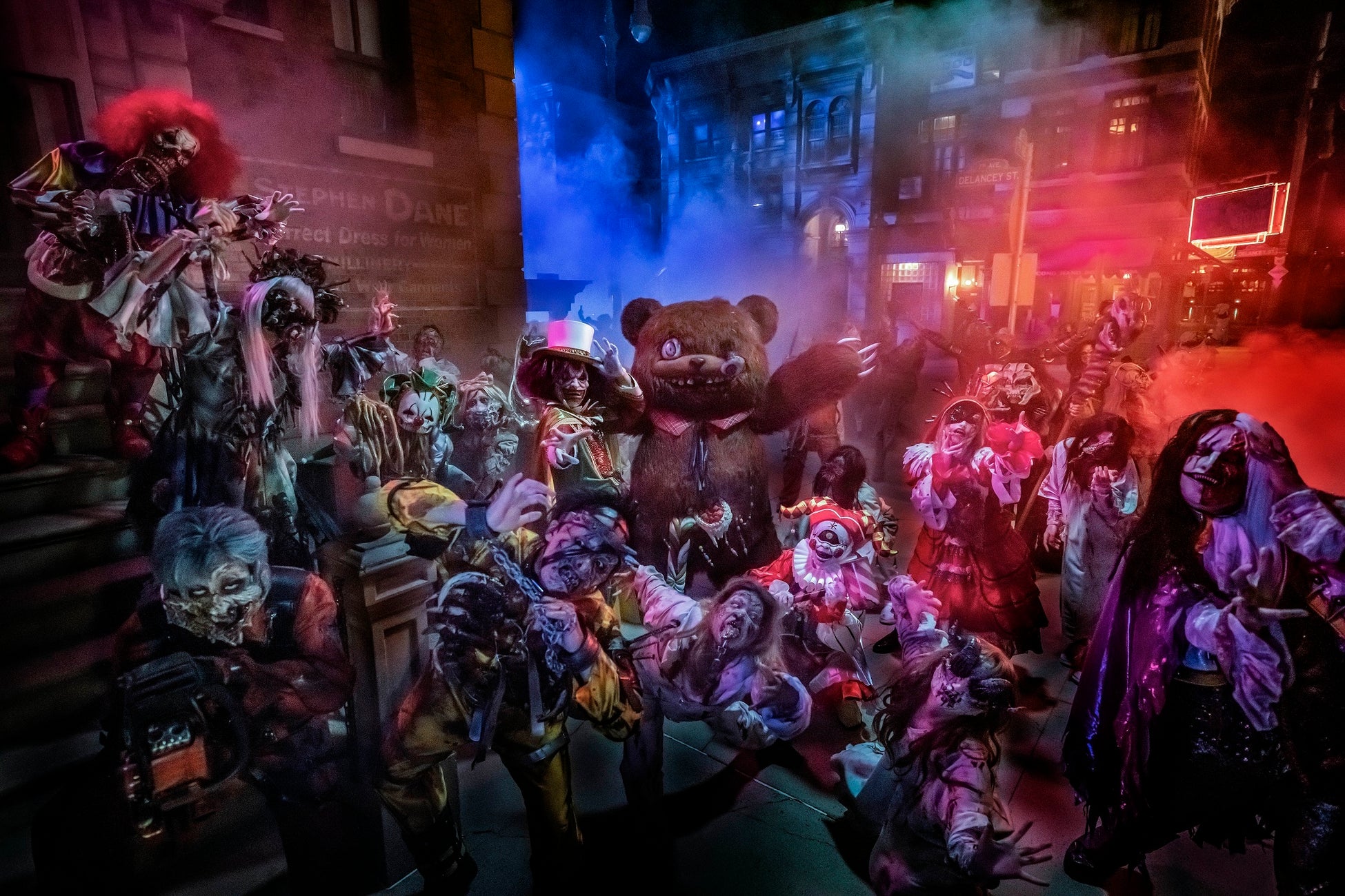 ハロウィーン ホラー ナイト 3年ぶりに完全復活 パーク史上最多種 のゾンビが大量出没する ストリート ゾンビ ドラキュラや狼男 伝説のモンスターから逃げ惑う新ホラー メイズ 合同会社ユー エス ジェイのプレスリリース ハロウィーン ホラー ナイト 3年ぶりに完全復活 パーク史上最多種 のゾンビが大量出没する ストリート ゾンビ ドラキュラや狼男 伝説のモンスターから逃げ惑う新ホラー メイズ 合同会社ユー エス ジェイのプレスリリース