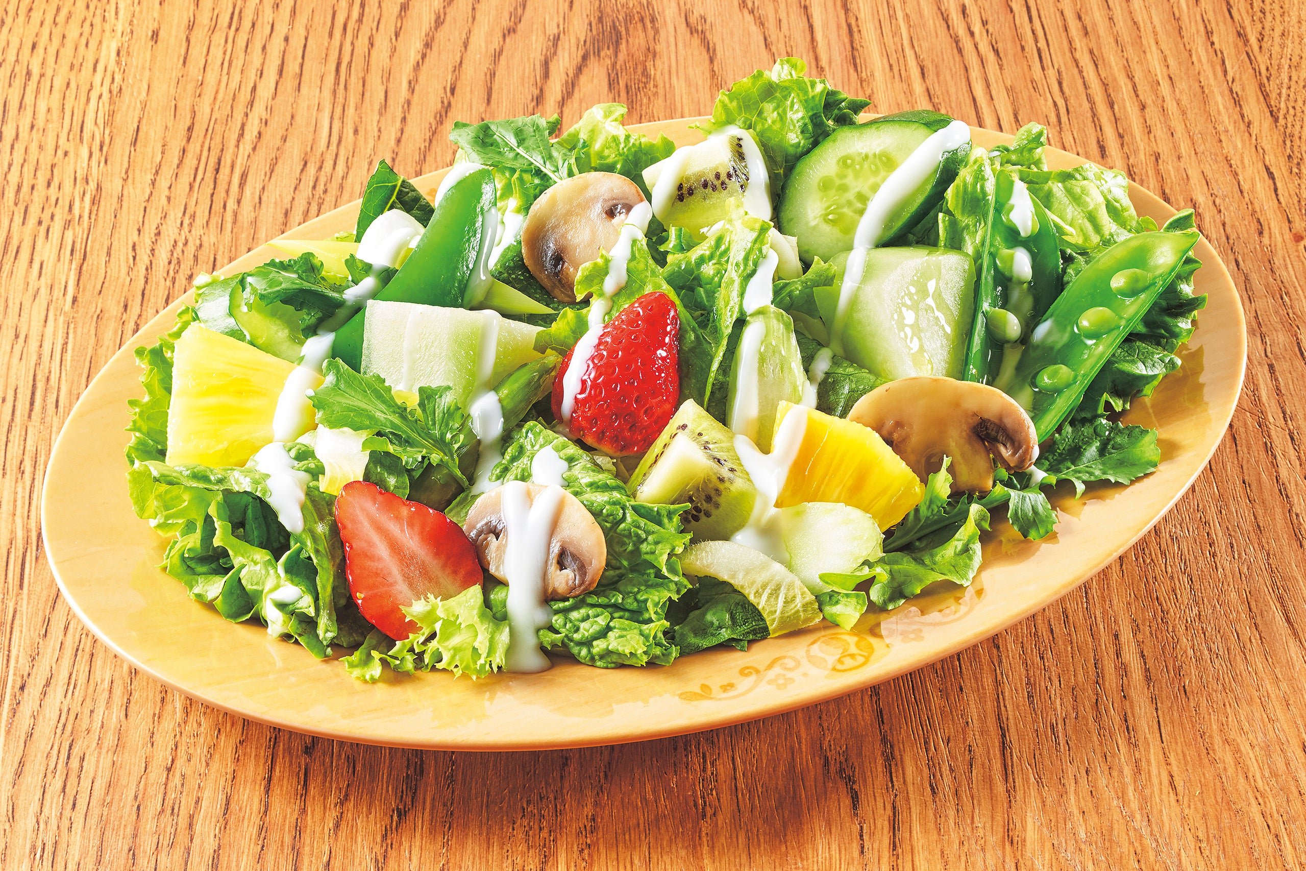 ヨッシーの大好きなフルーツと野菜のサラダ