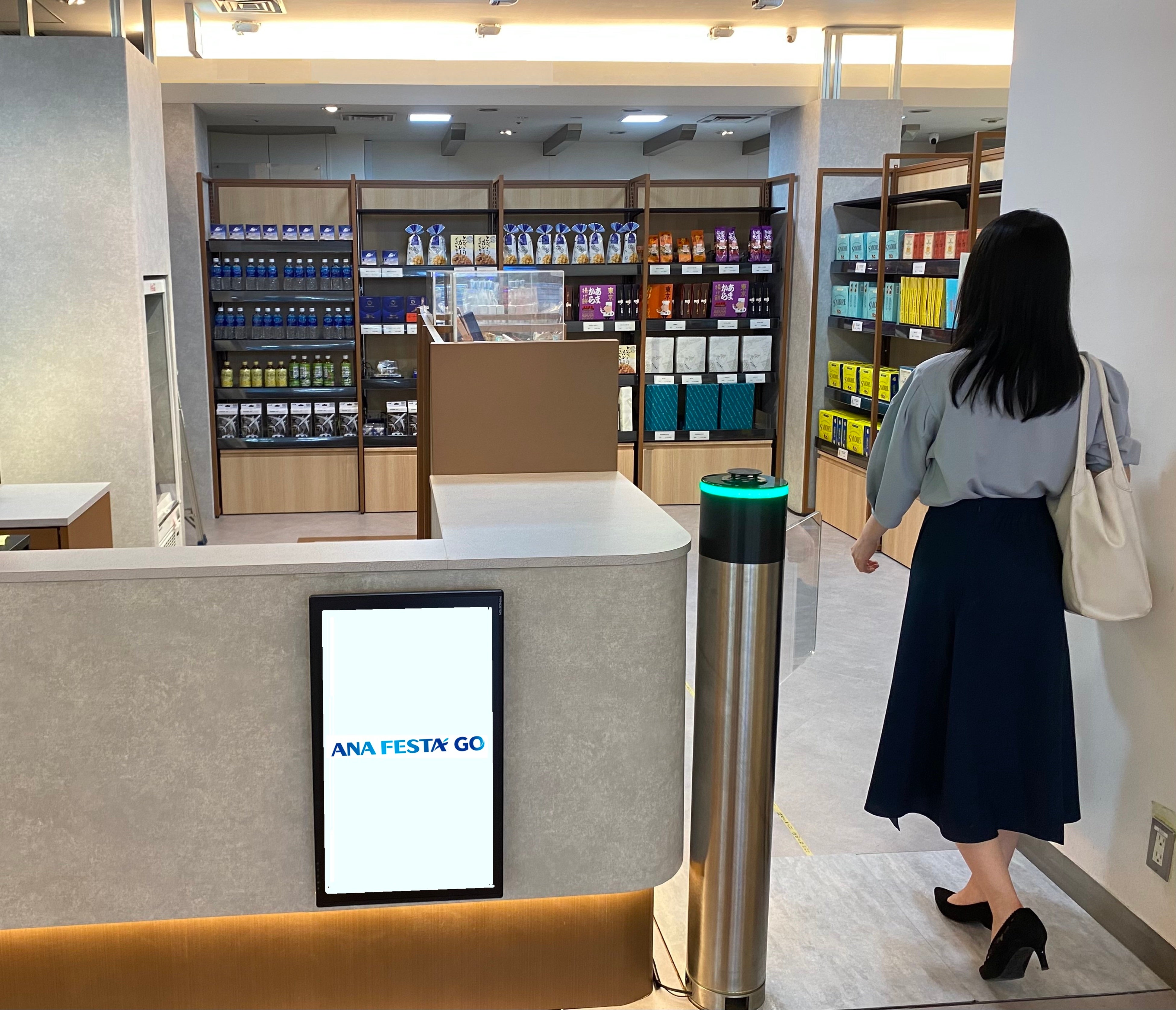 ①入口から入店する。