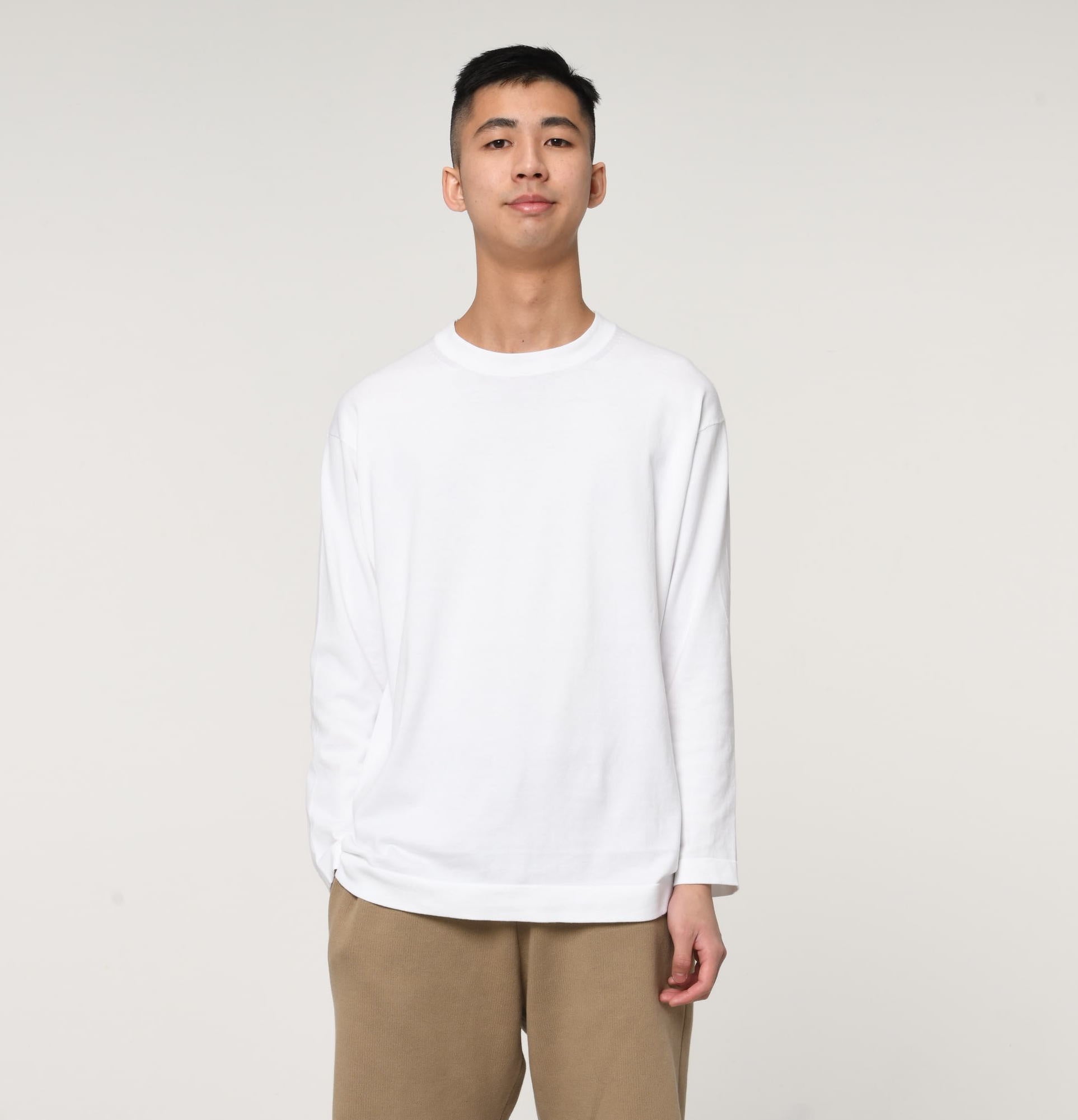  SULLIVAN LONG-TEE ¥12,000(税込)、ユニセックス、2サイズ 、7色展開、カラー WHITE