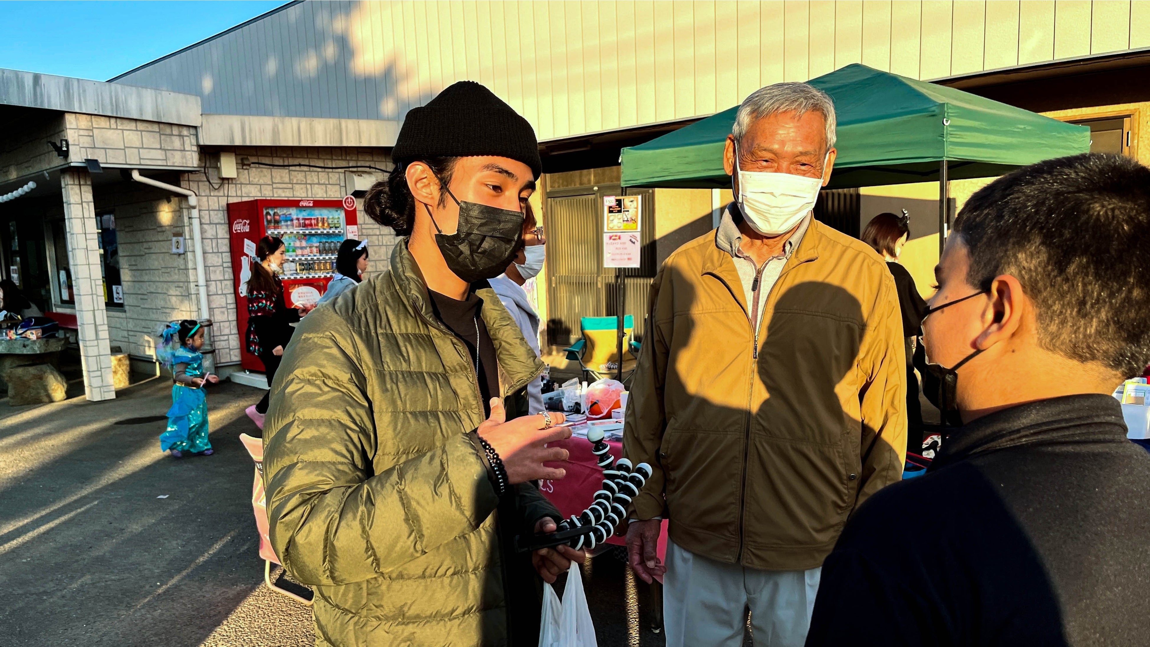 地域の催し物に参加し、インターン生と類似したルーツを持つ子どもと交流