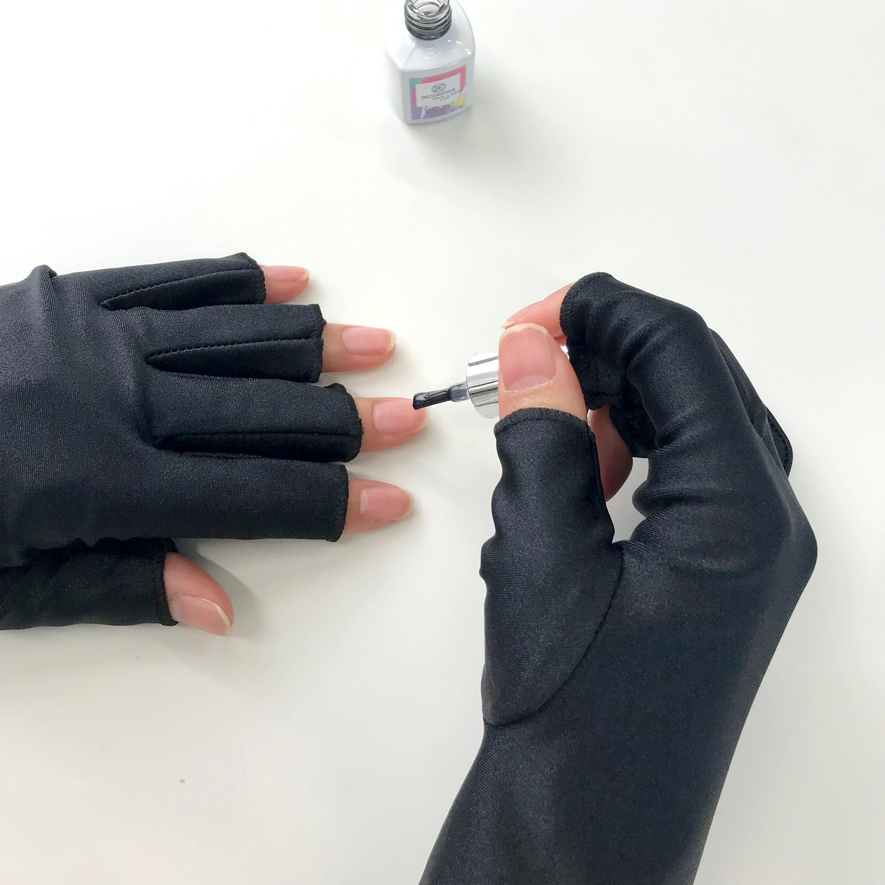 作業しやすい指先なしタイプ