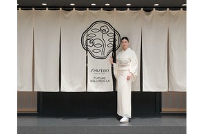 アネッサ」の新TVCM 森星さんが海に浮かぶ鏡のステージで美肌を披露 新 アネッサ」の新TVCM 森星さんが海に浮かぶ鏡のステージで美肌を披露 新