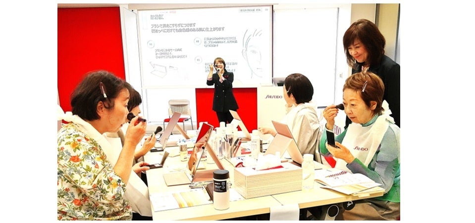 冬の乾燥崩れも、しっとりお直し 人気プレストパウダーから保湿タイプが数量限定で新登場「コンプレクションクリエイターN モイスト」を11月6日(金)から販売開始