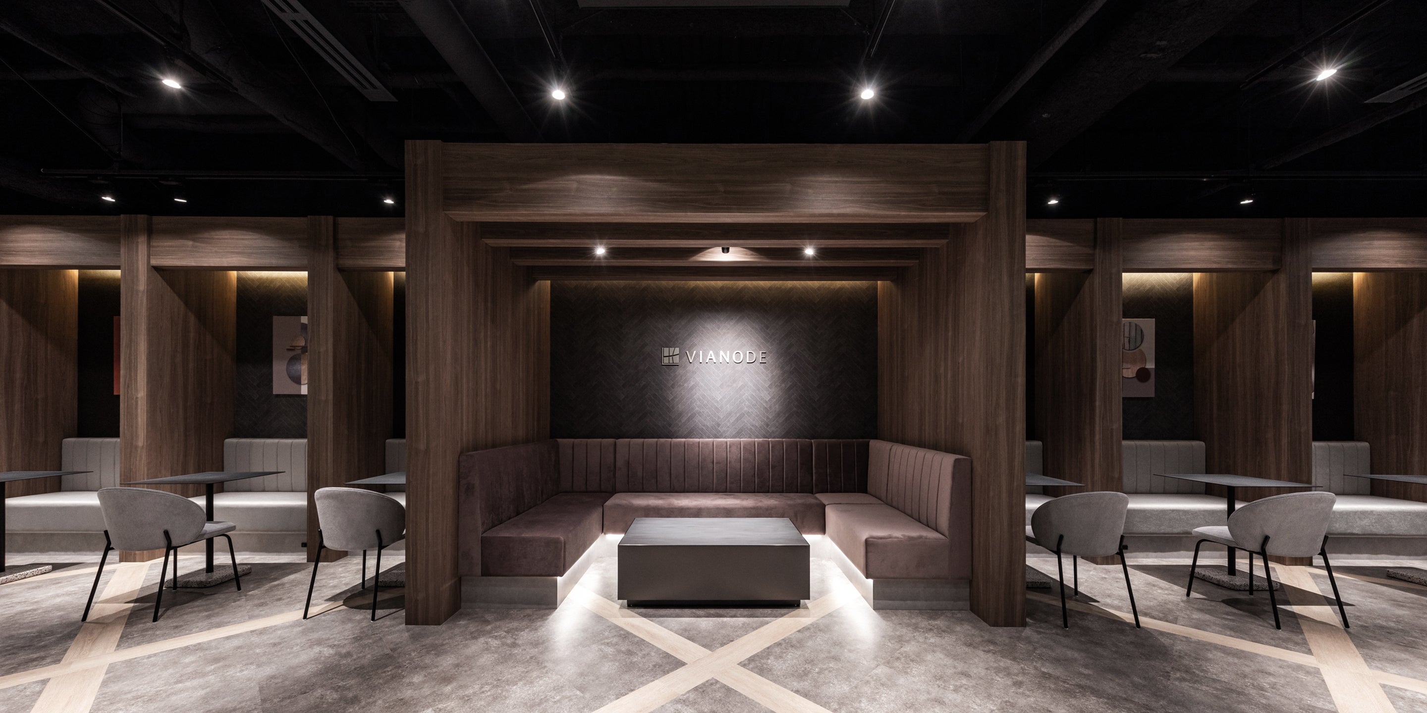 照明を抑え落ち着いた雰囲気を演出