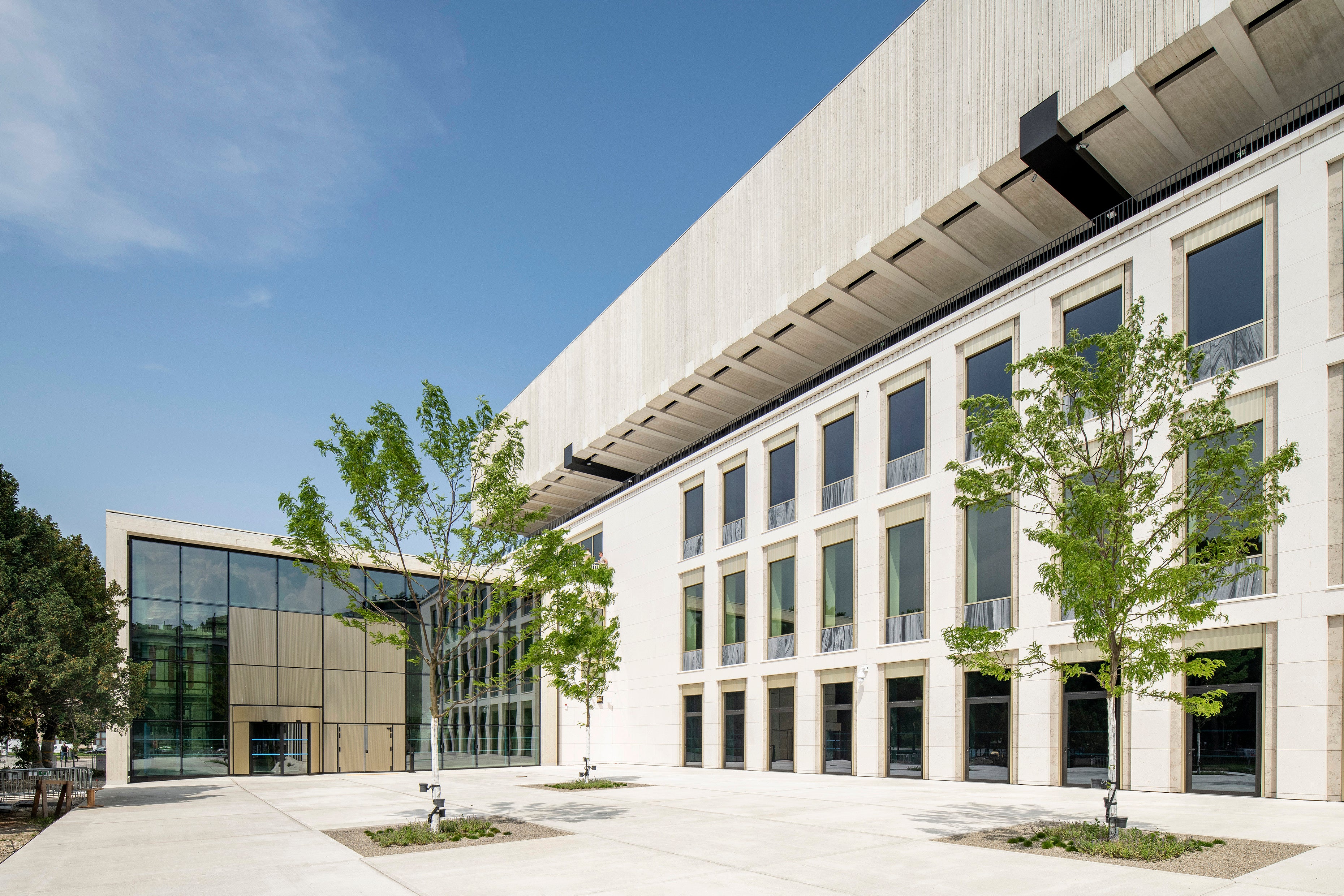 本館全景 ©Kollektiv Fischka