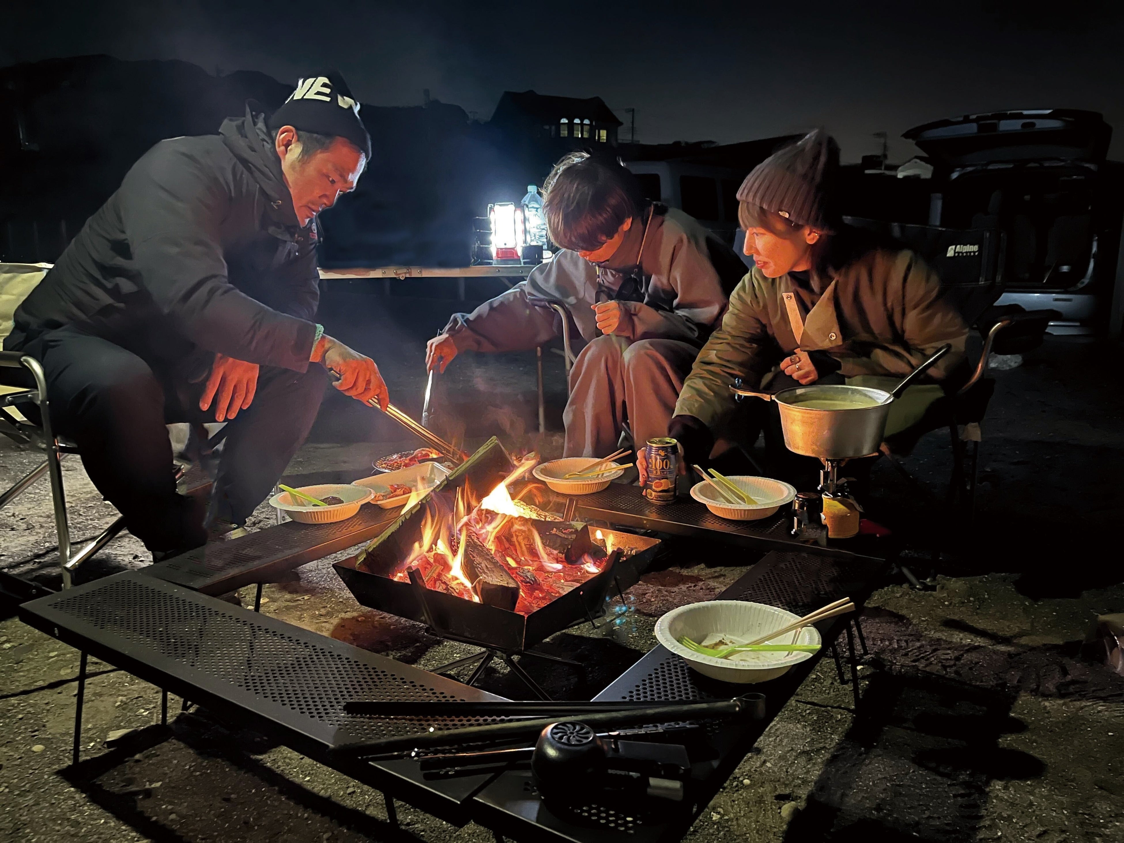 積載性も高く、かさばる焚火ギアや食料の運搬にも最適