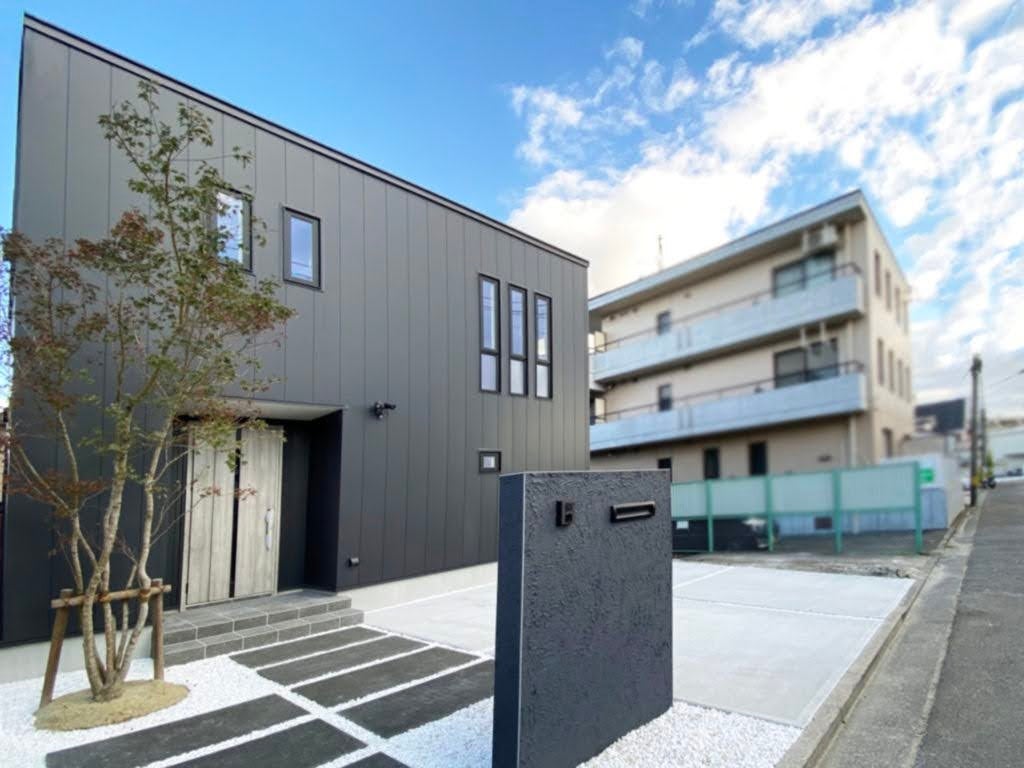 仙台市青葉区子平町の建売住宅。成熟した街並みにマッチした和モダンな外観