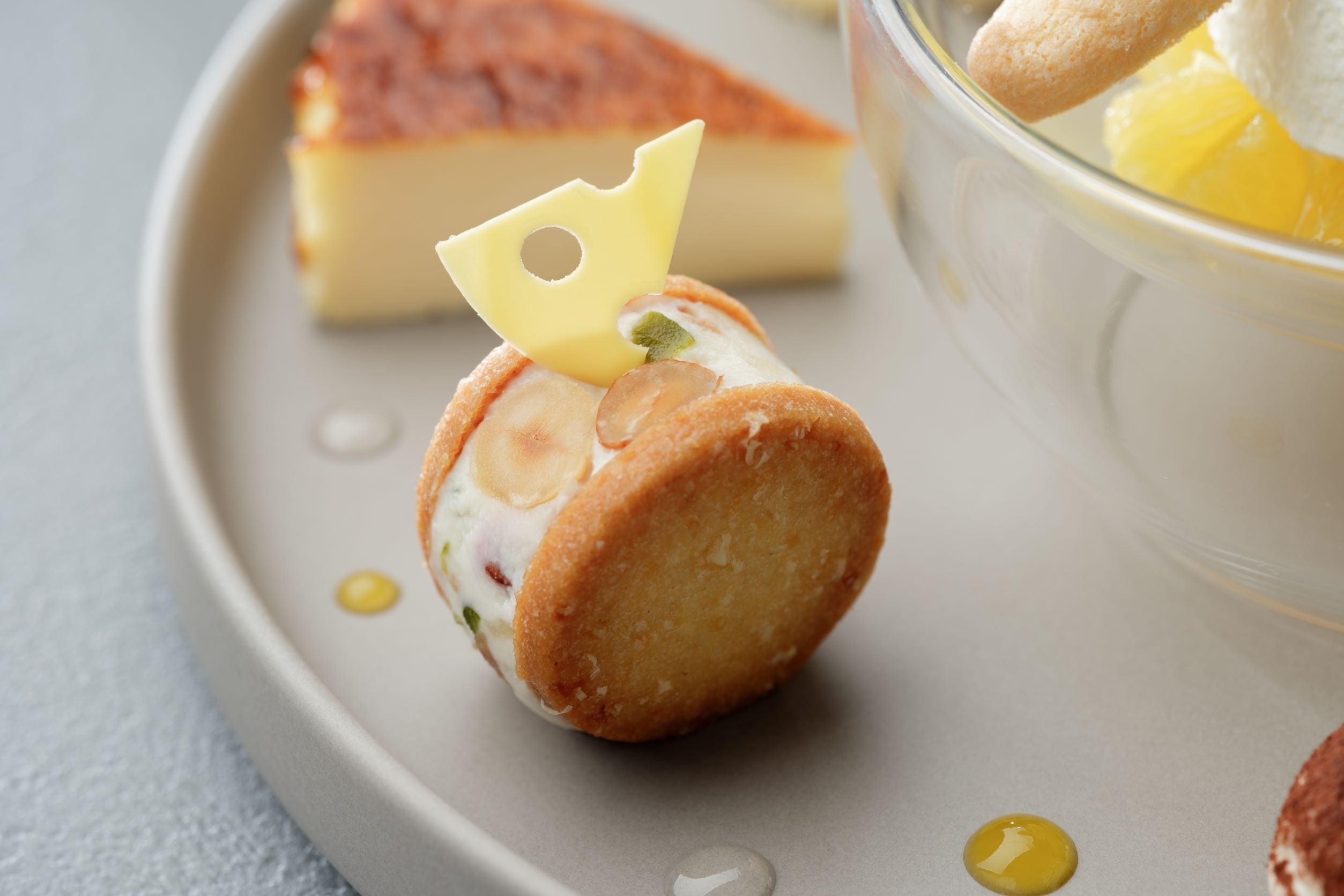 カッサータのチーズクッキーサンド