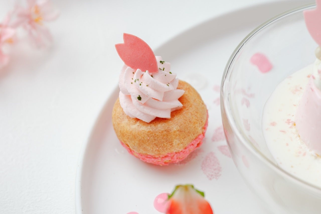 桜シュークリーム