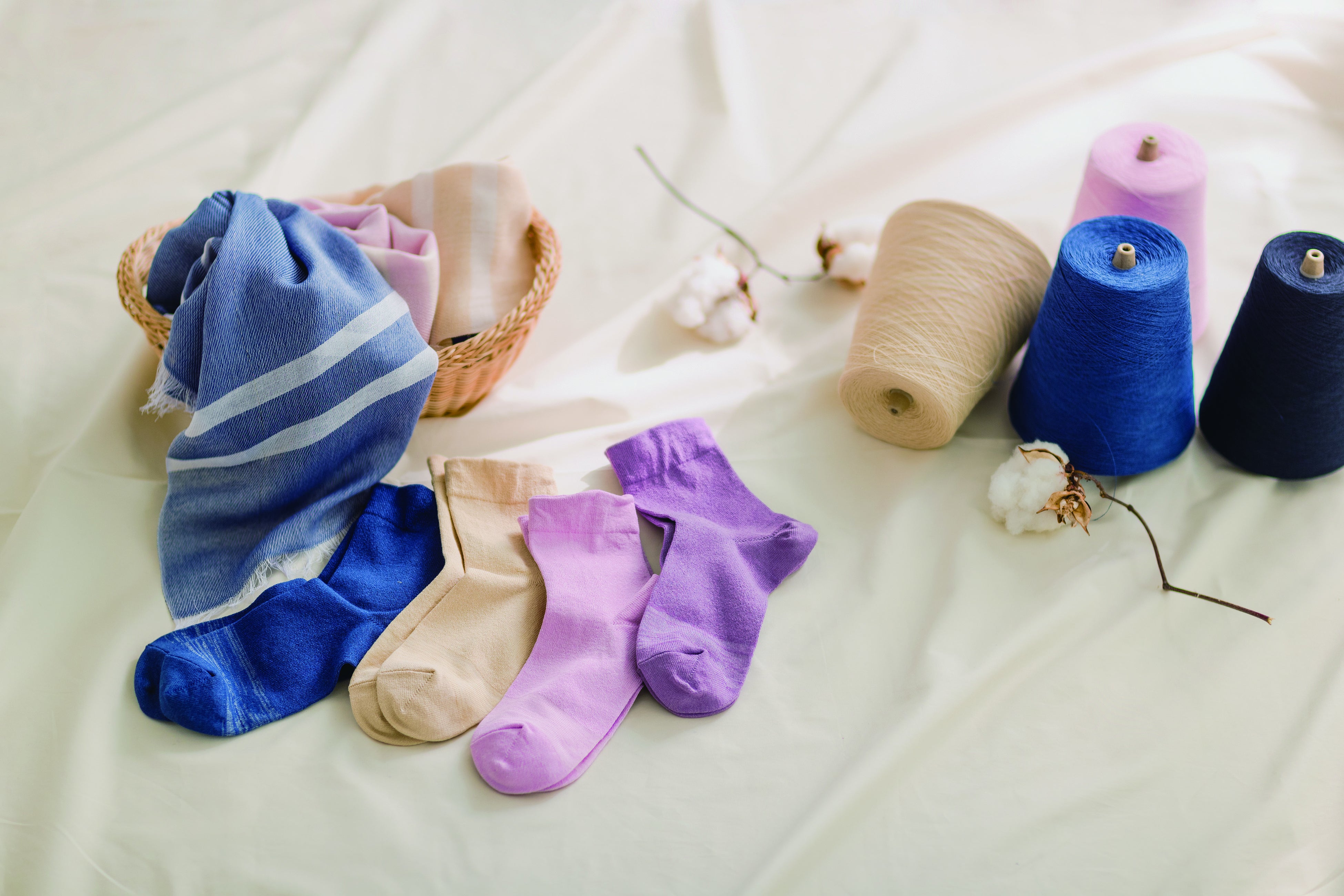 織りの構造の工夫により開発された「疲れにくい靴下」