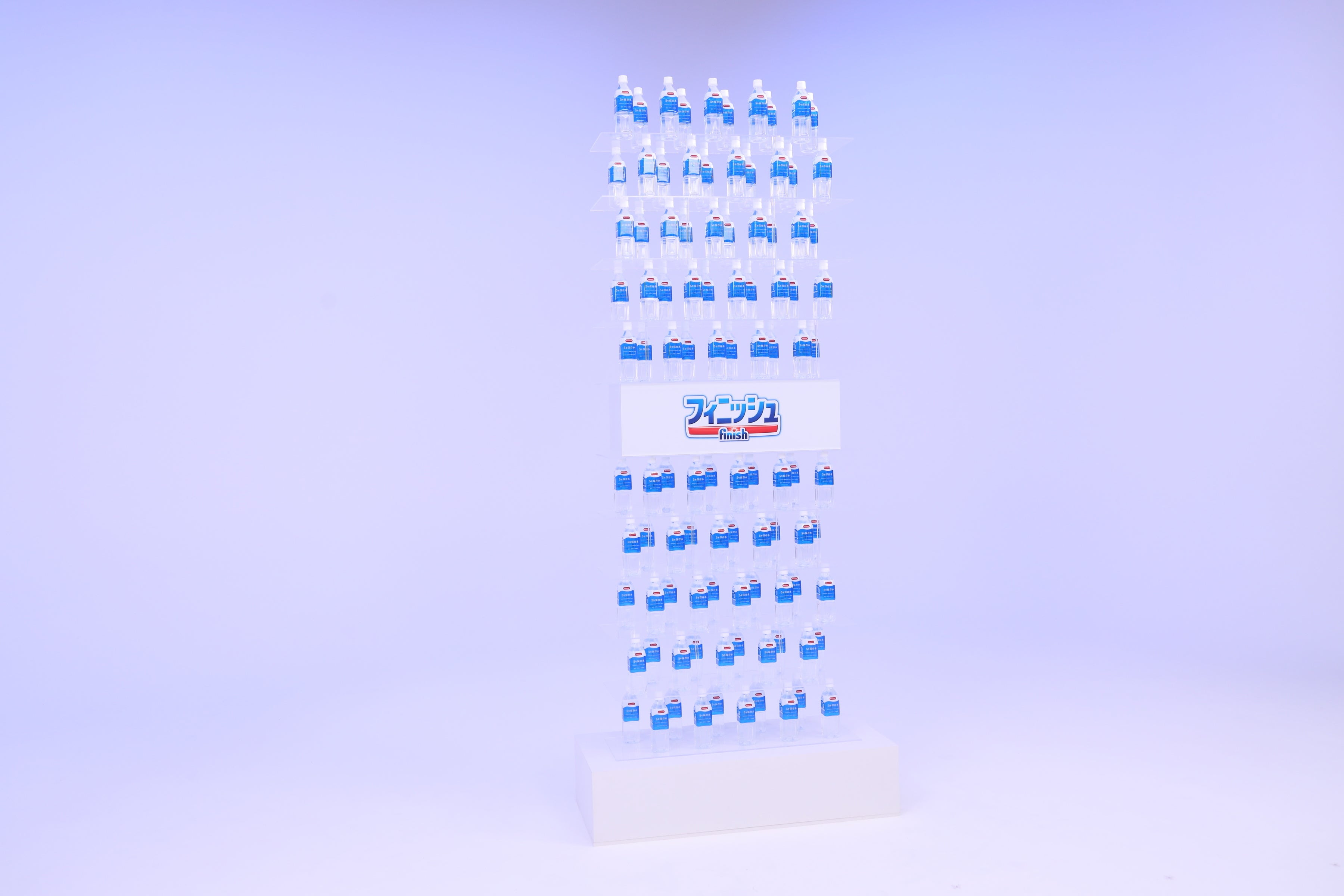 審査中に本イベントで節約できる水の量や食洗機にまつわる 豆知識、節水のメリットについて語る レキットベンキーザー・ジャパン　マーケティング本部　 カテゴリーマネージャー　平川ケイロスソウザ 裕子