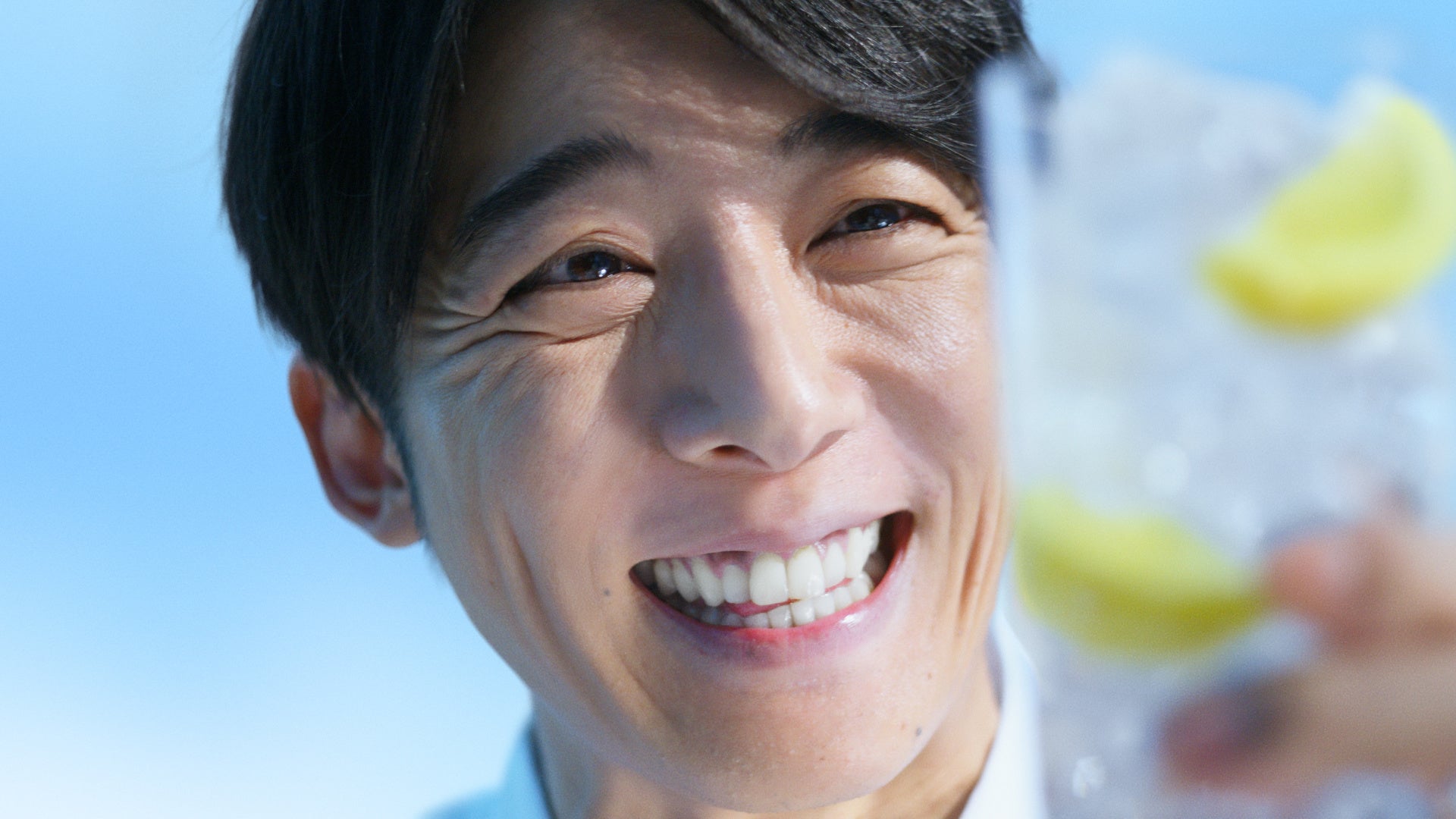 氷結®無糖」をこよなく愛する高橋一生さんの本音に迫る“大好きな理由”は甘くないところ、食事に合うところ、でも結局一番は…新TVCM 『氷結®無糖 好きだ篇』公開12月2日(土)より全国で放映開始 | キリンビール株式会社のプレスリリース