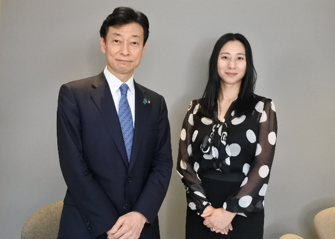 西村議員と三浦瑠麗氏
