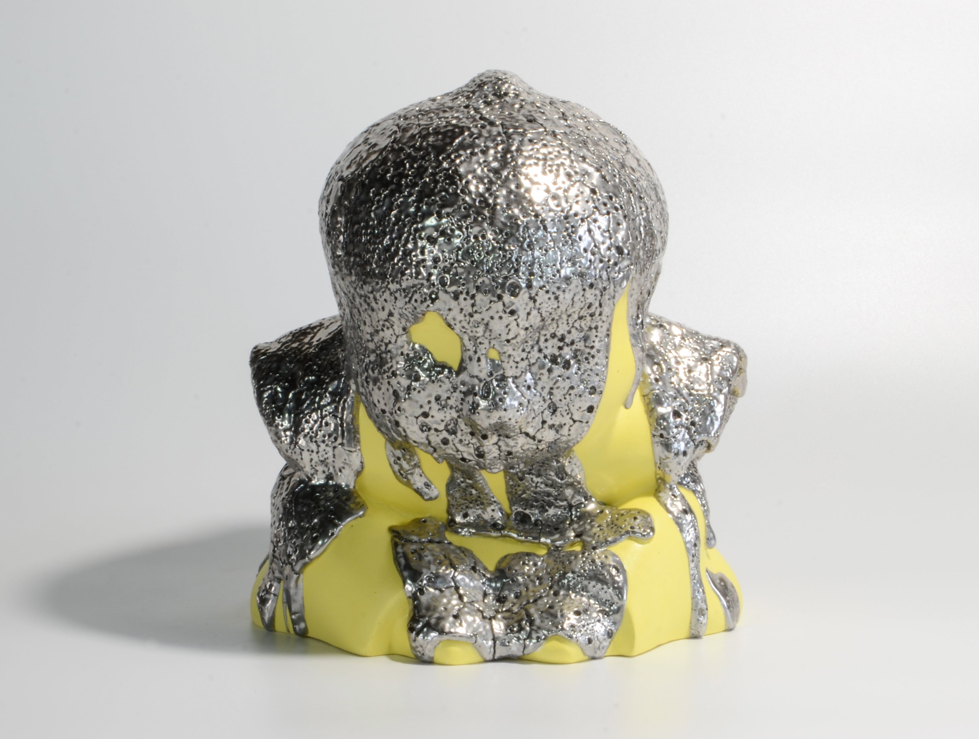 銀座 蔦屋書店】独自の技法を開発し、「出土した玩具」をテーマに作品