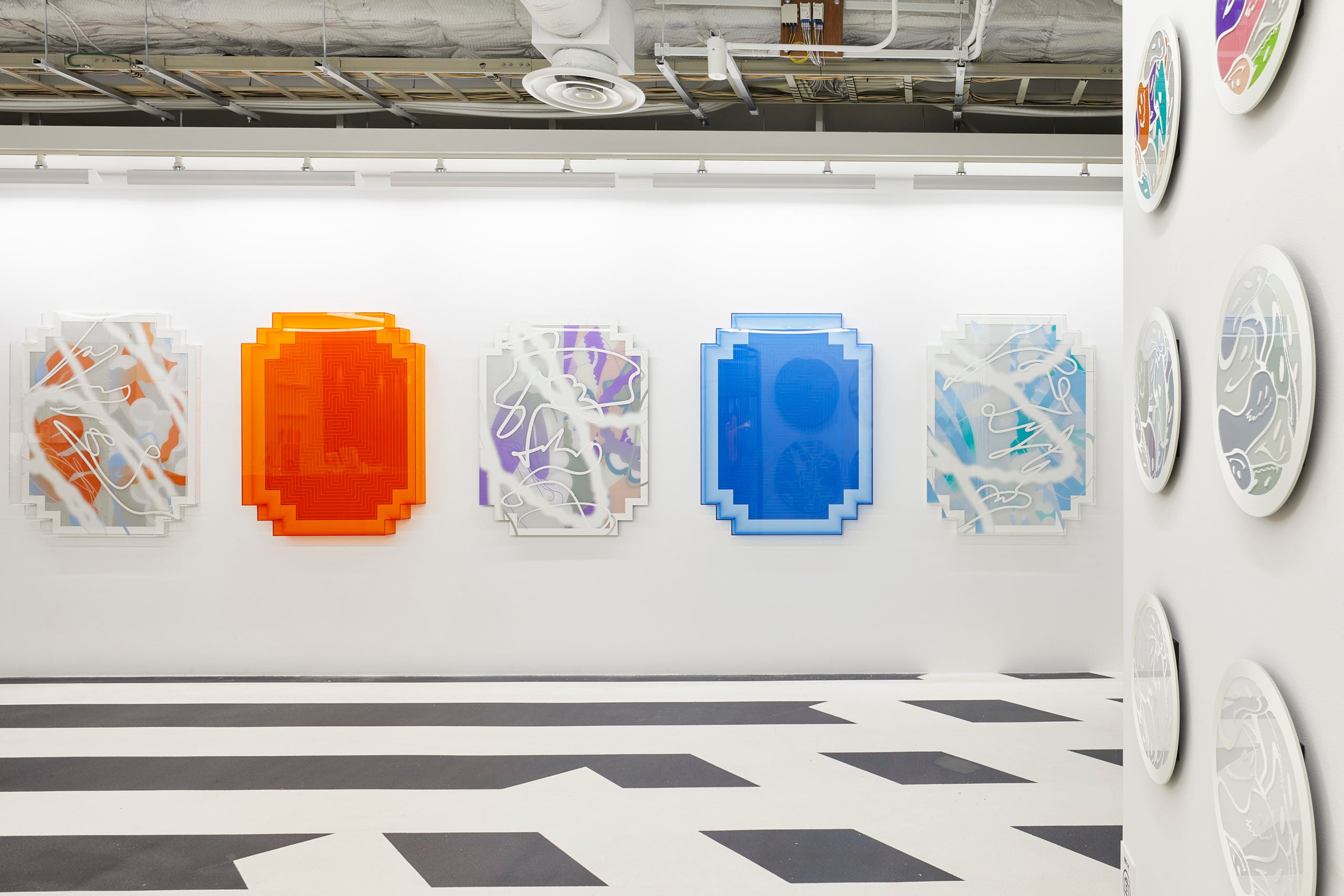 《NEO UNIVERSE®》（OIL by 美術手帖ギャラリー、2021）展示風景　※参考作品