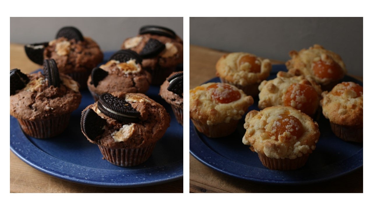 オレオとマシュマロのマフィン（左）、アプリコットとサワークリームのマフィン（右）