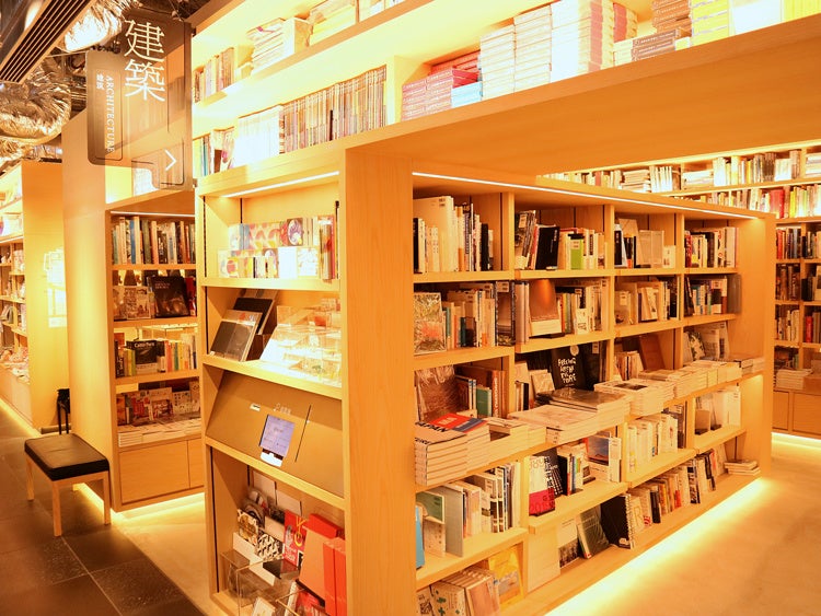 銀座 蔦屋書店】最新作品集『安藤忠雄の建築5 Dialogues』の
