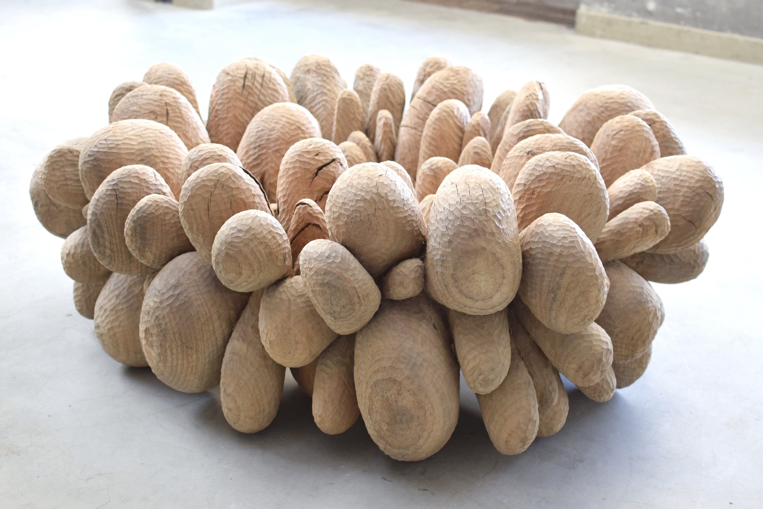 「地平面」H450×W1400×D1300 mm／樟／2016