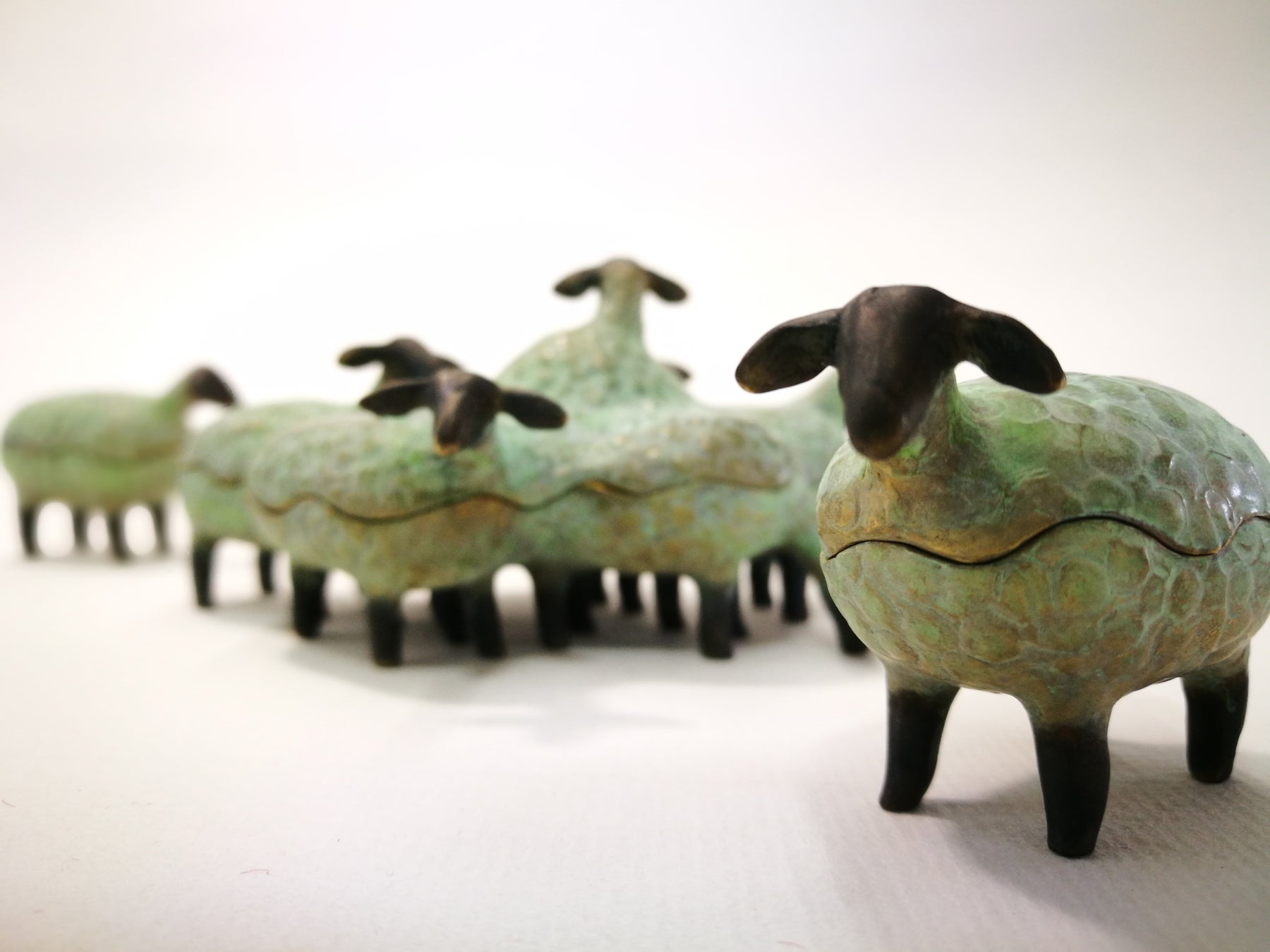 京都蔦屋書店で平島鉄也の「いきもの図鑑」展示開始!アートスクエアでユーモア満載の作品を無料公開 京都蔦屋書店で平島鉄也の「いきもの図鑑」展示開始!アートスクエアでユーモア満載の作品を無料公開