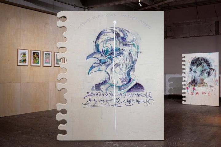 京都蔦屋書店でストリートカルチャーをテーマにしたアーティストNAZEの展示会「一日の途中」が開催中!多彩なドローイングと文字表現を堪能 京都蔦屋書店でストリートカルチャーをテーマにしたアーティストNAZEの展示会「一日の途中」が開催中!多彩なドローイングと文字表現を堪能