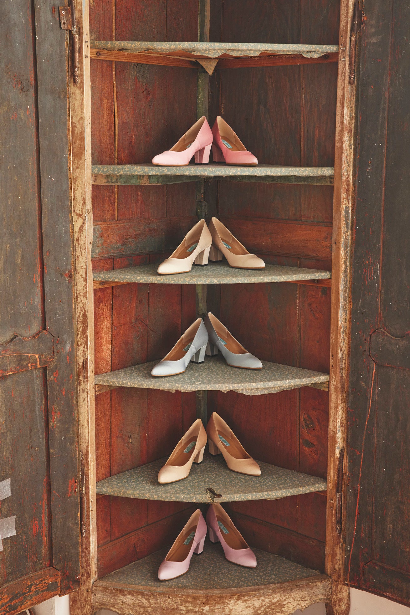 チャンキーヒールにしているため安定感も抜群