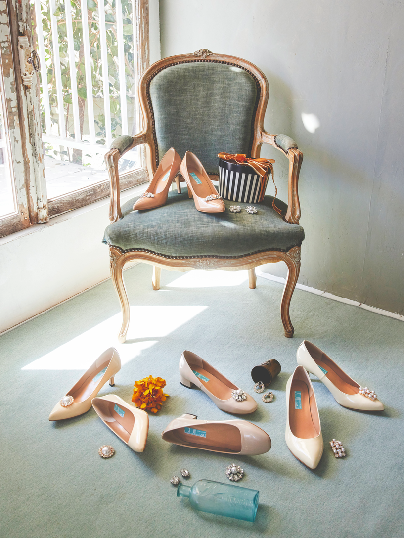 付け外しができるビジューのシュークリップ