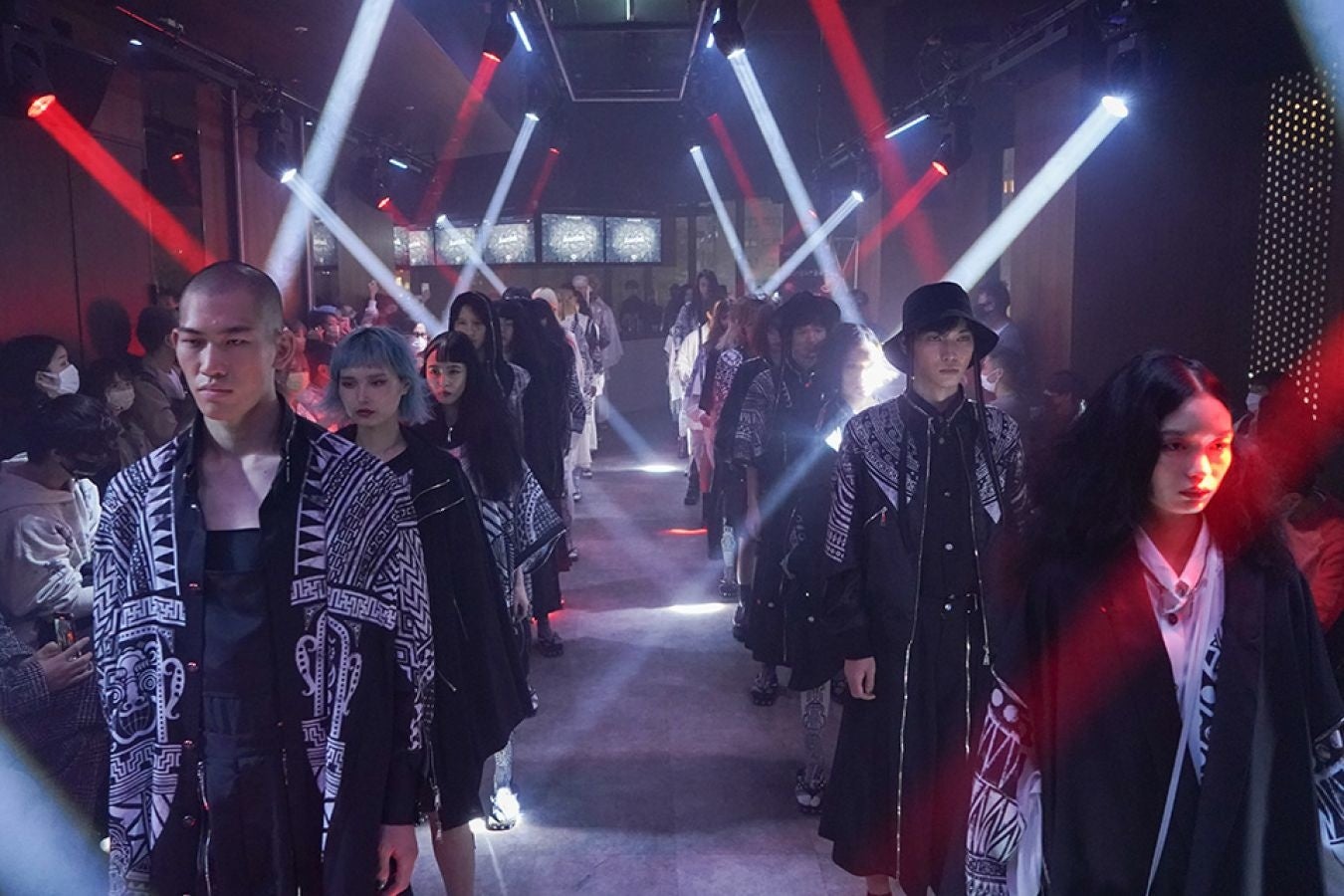 著名人多数参加！本格コレクションデビュー！業界大注目のユニセックス