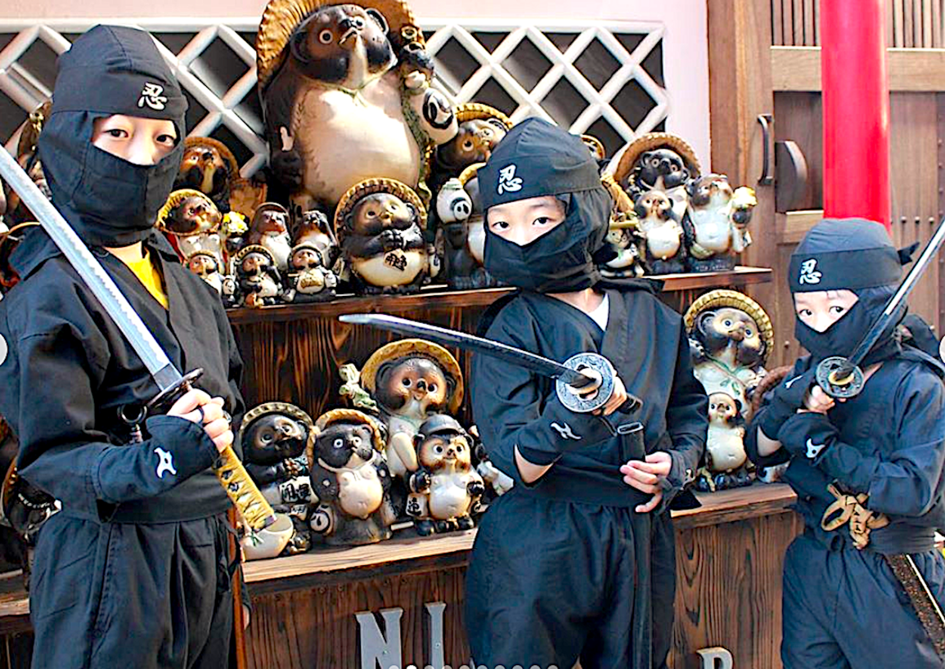 忍者装束でコロナ対策もバッチリ