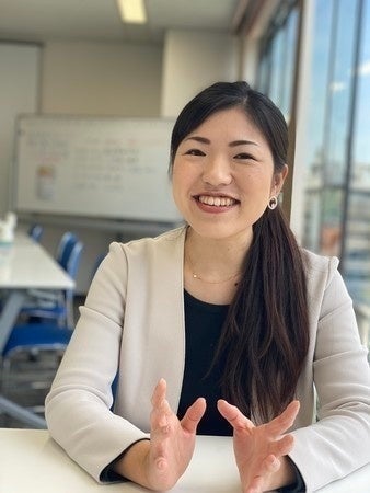 ニット広報小澤美佳