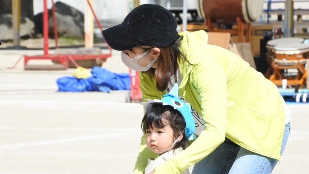 専業主婦歴10年、4児の母がリモートワークで復職。仕事と育児を両立する方法とは