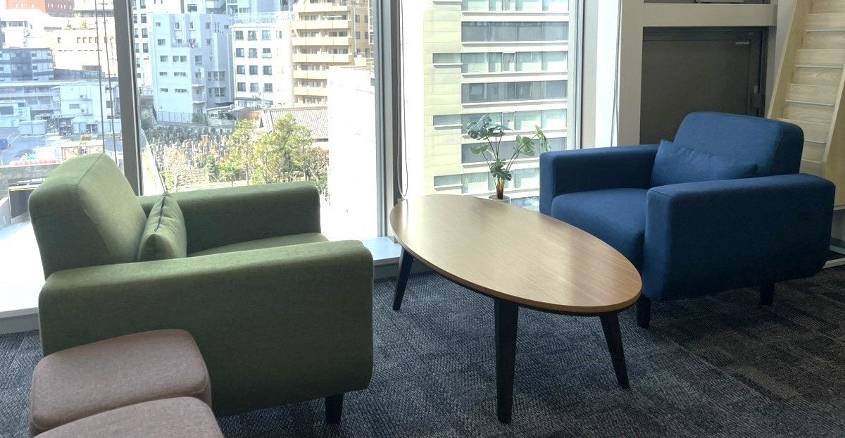 ◆窓から外を眺められるソファー席