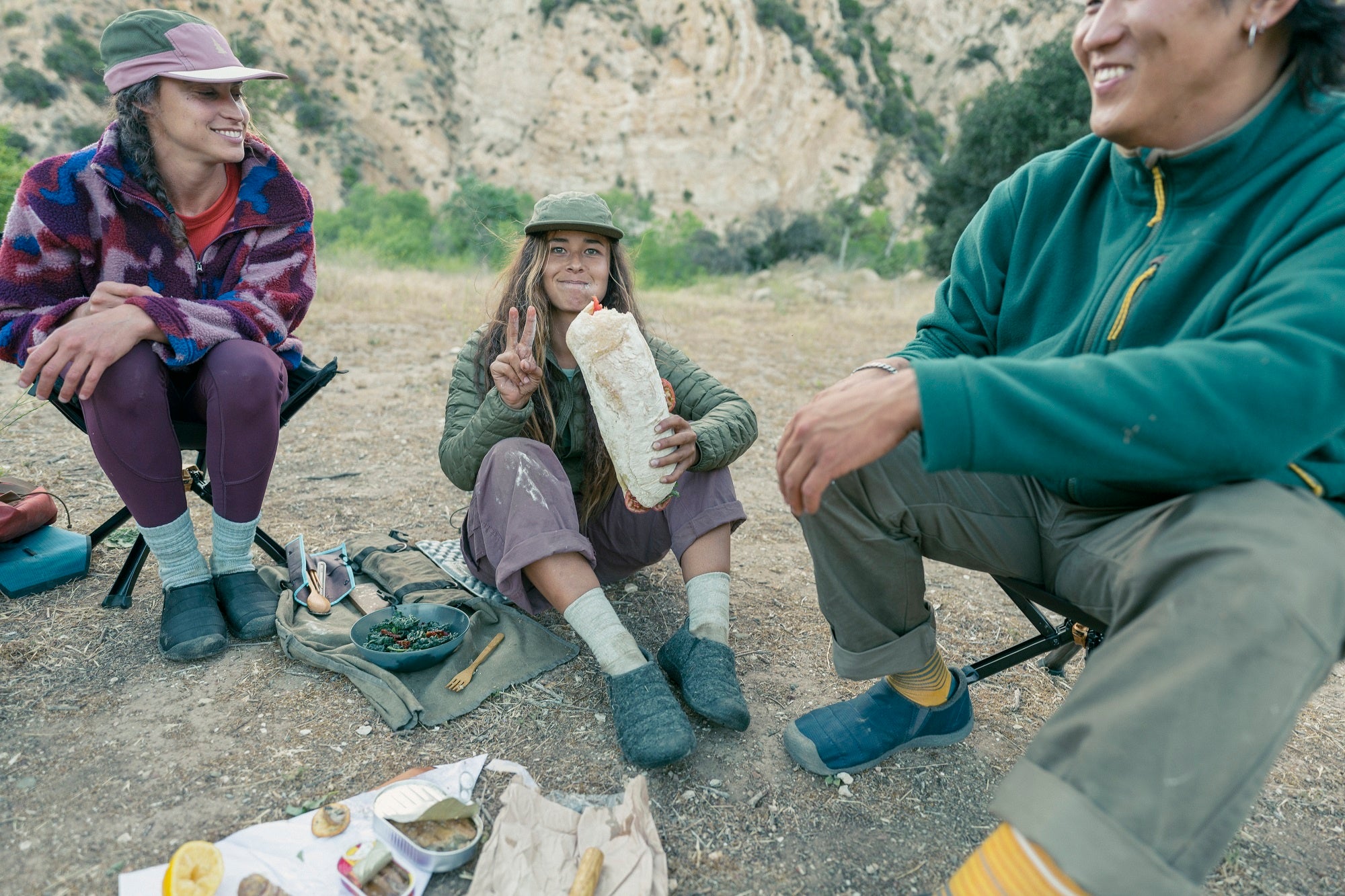 （左、中・ウィメンズ、右・メンズ）HOWSER 2