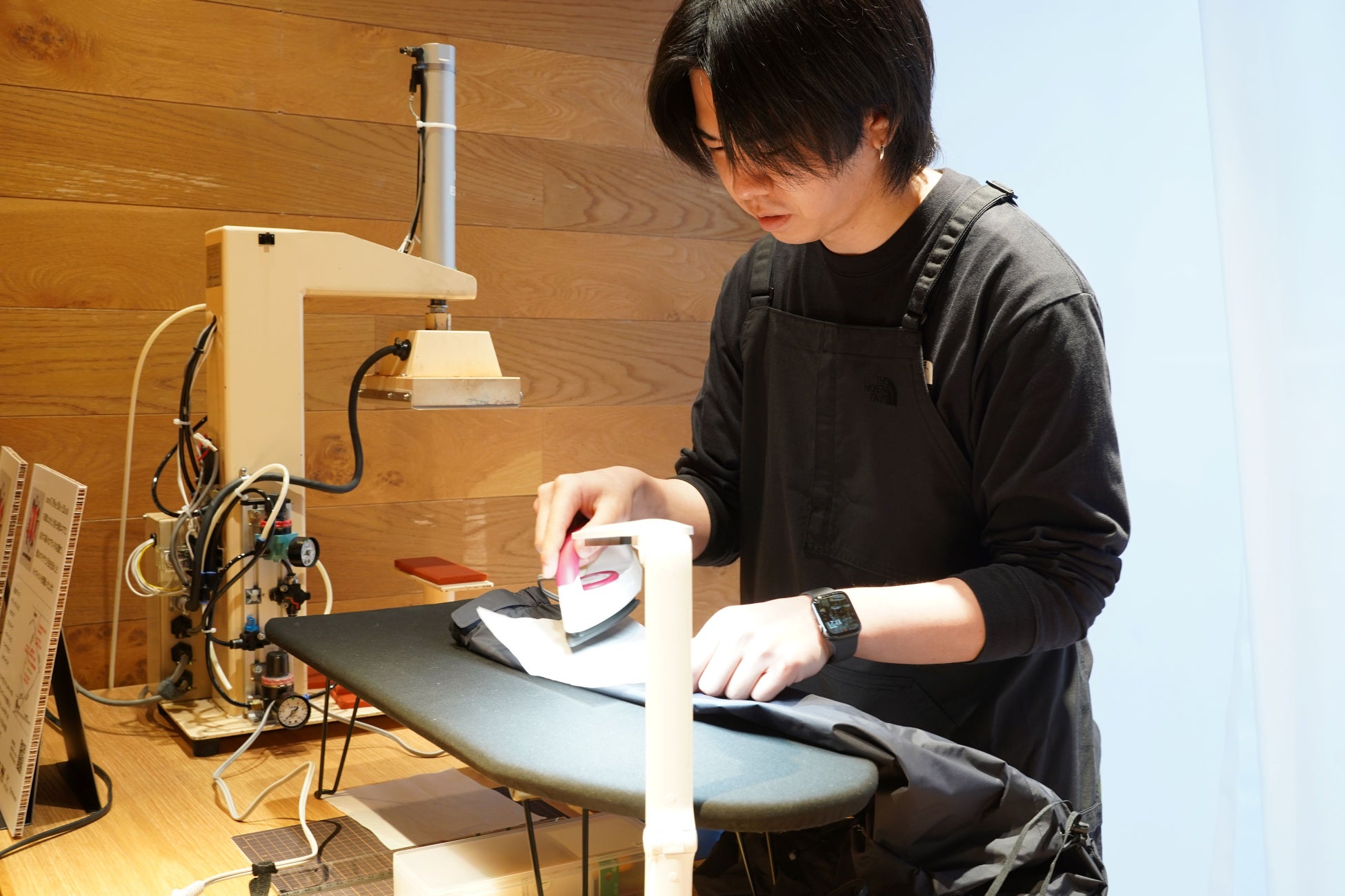 3.リペアパッチ圧着修理(アパレル) 会場:THE NORTH FACE Mountain