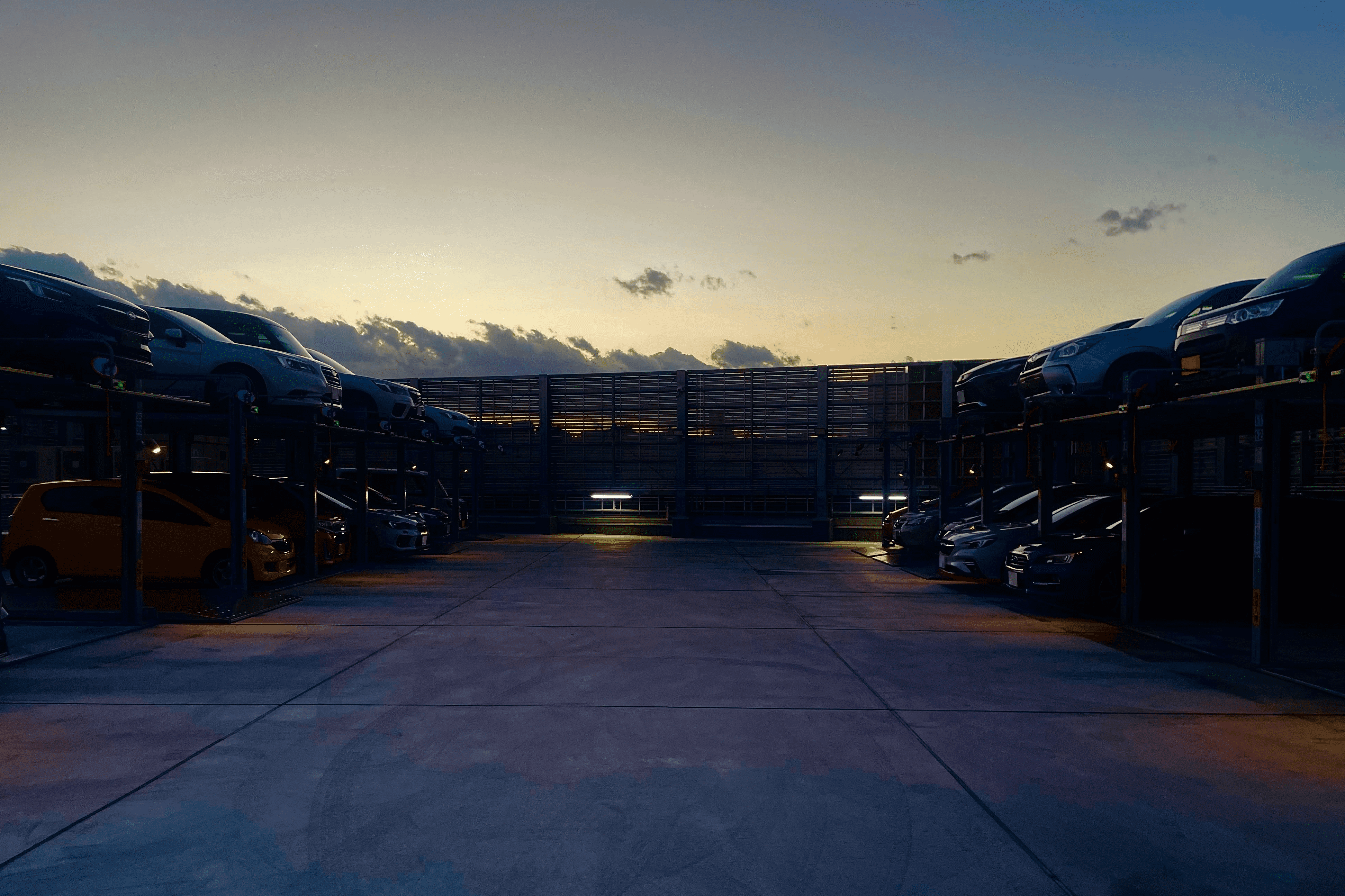 手元と足元を照らす