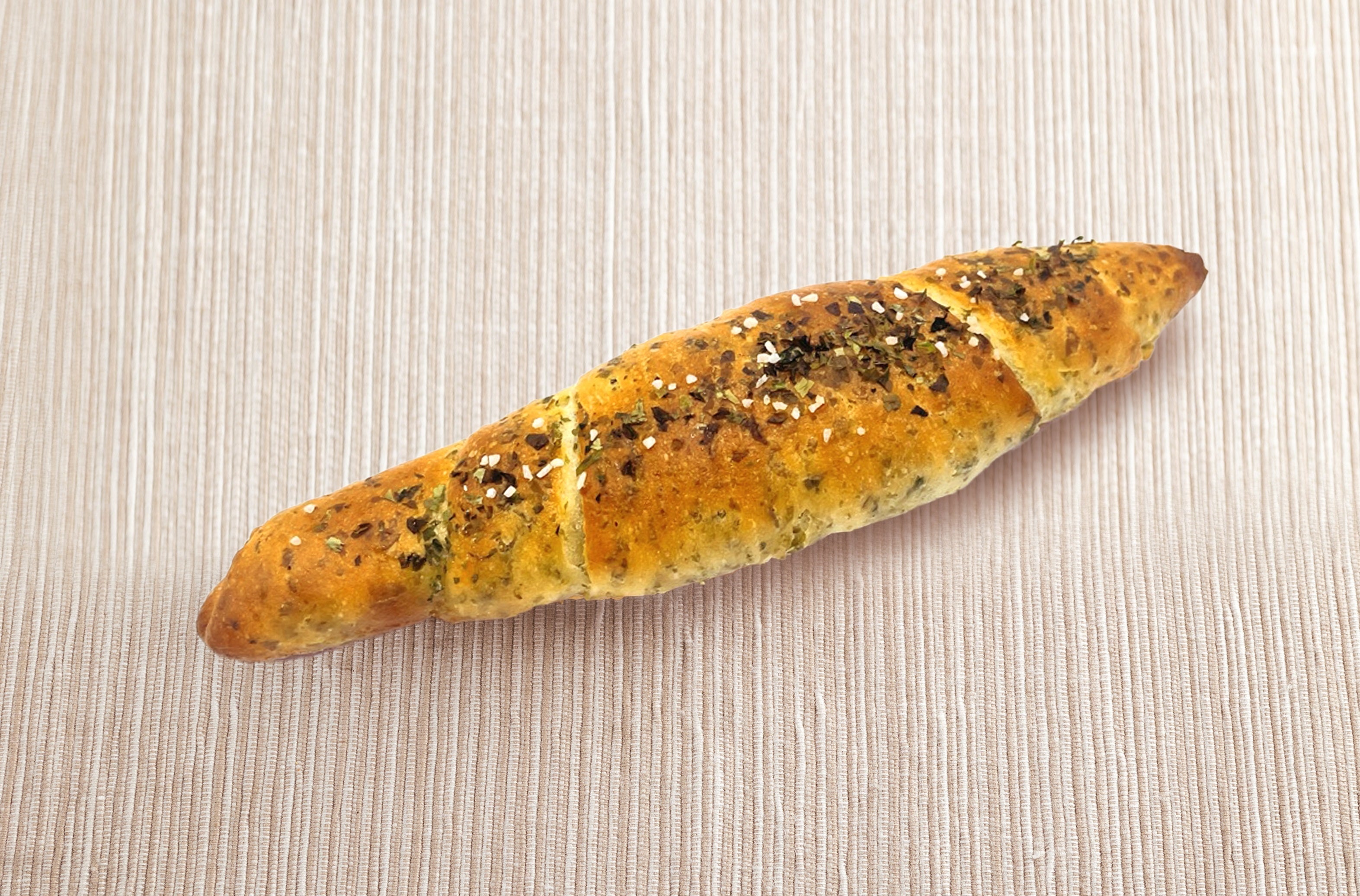 513BAKERY】7月1日(土)より、夏の人気パン「カレーパン＆塩パン
