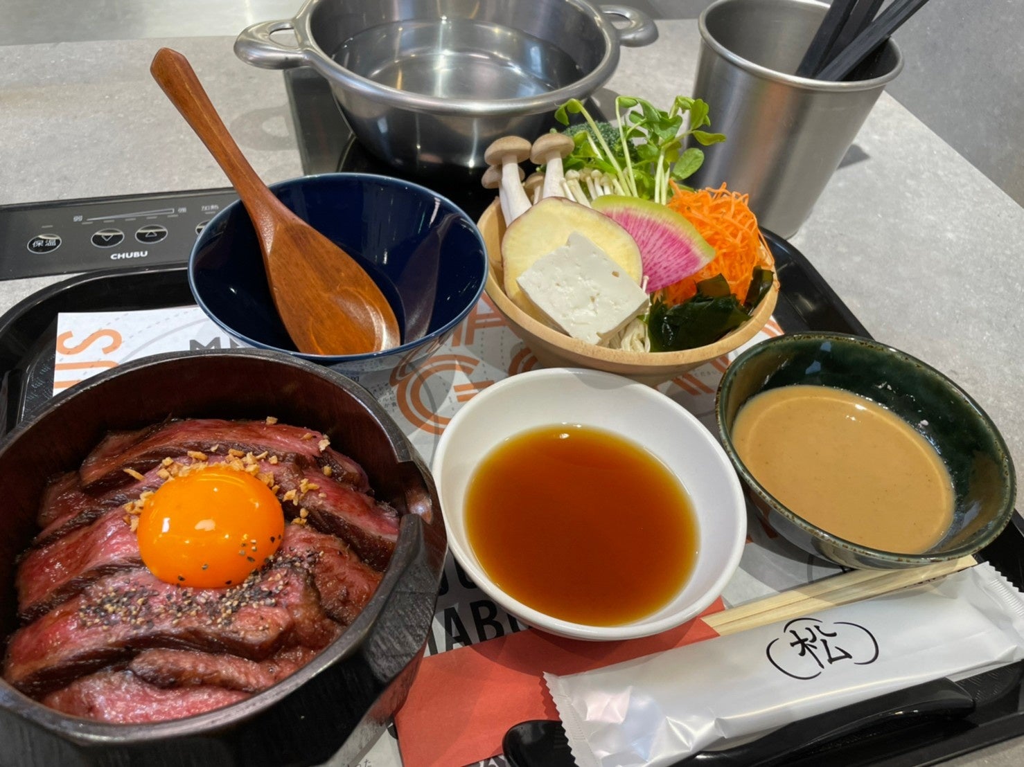 肉まぶし丼のセット内容