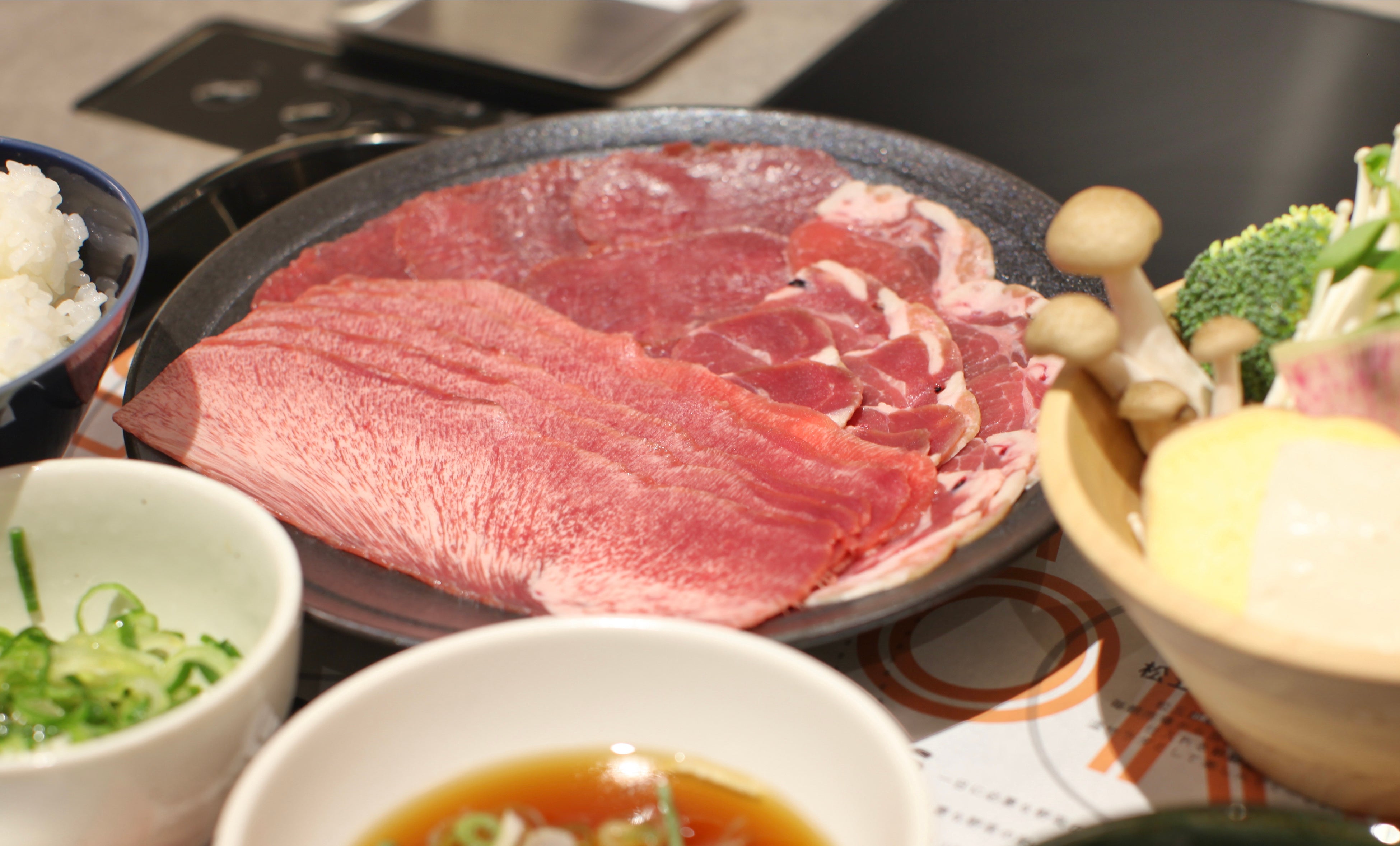 宮益坂上店で大人気の丸ごと一本タンしゃぶ